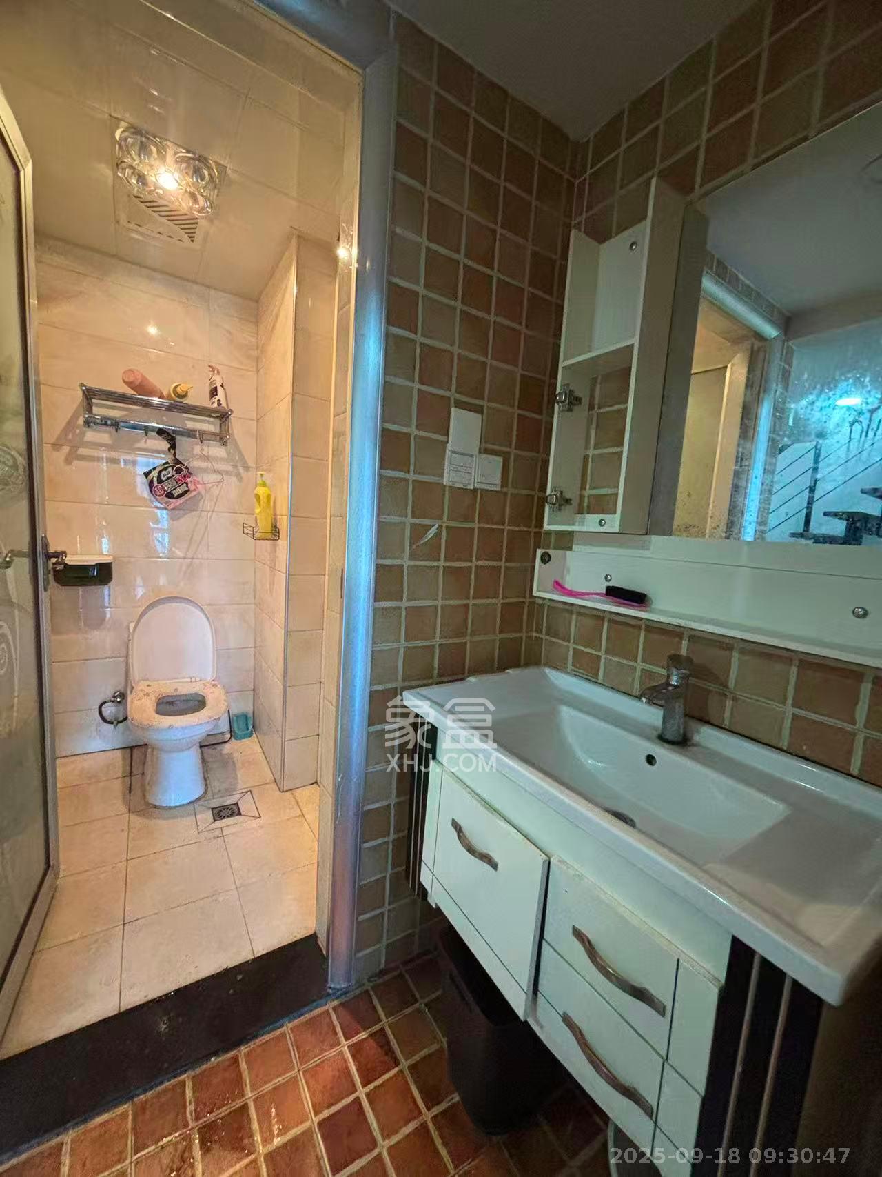 湖湾世景  1室1厅1卫    1300.0元/月室内图