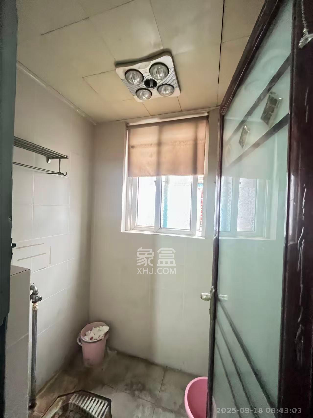 明星村 4室2厅2卫 3600.0元/月 明星村 4室2厅2卫 3600.0元/月室内图