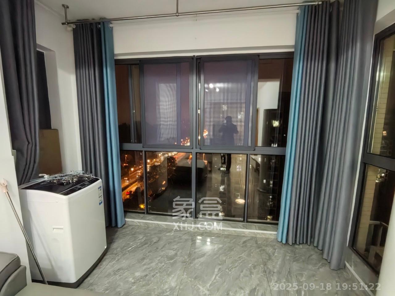 山水新城  2室2厅1卫   2200.00元/月室内图