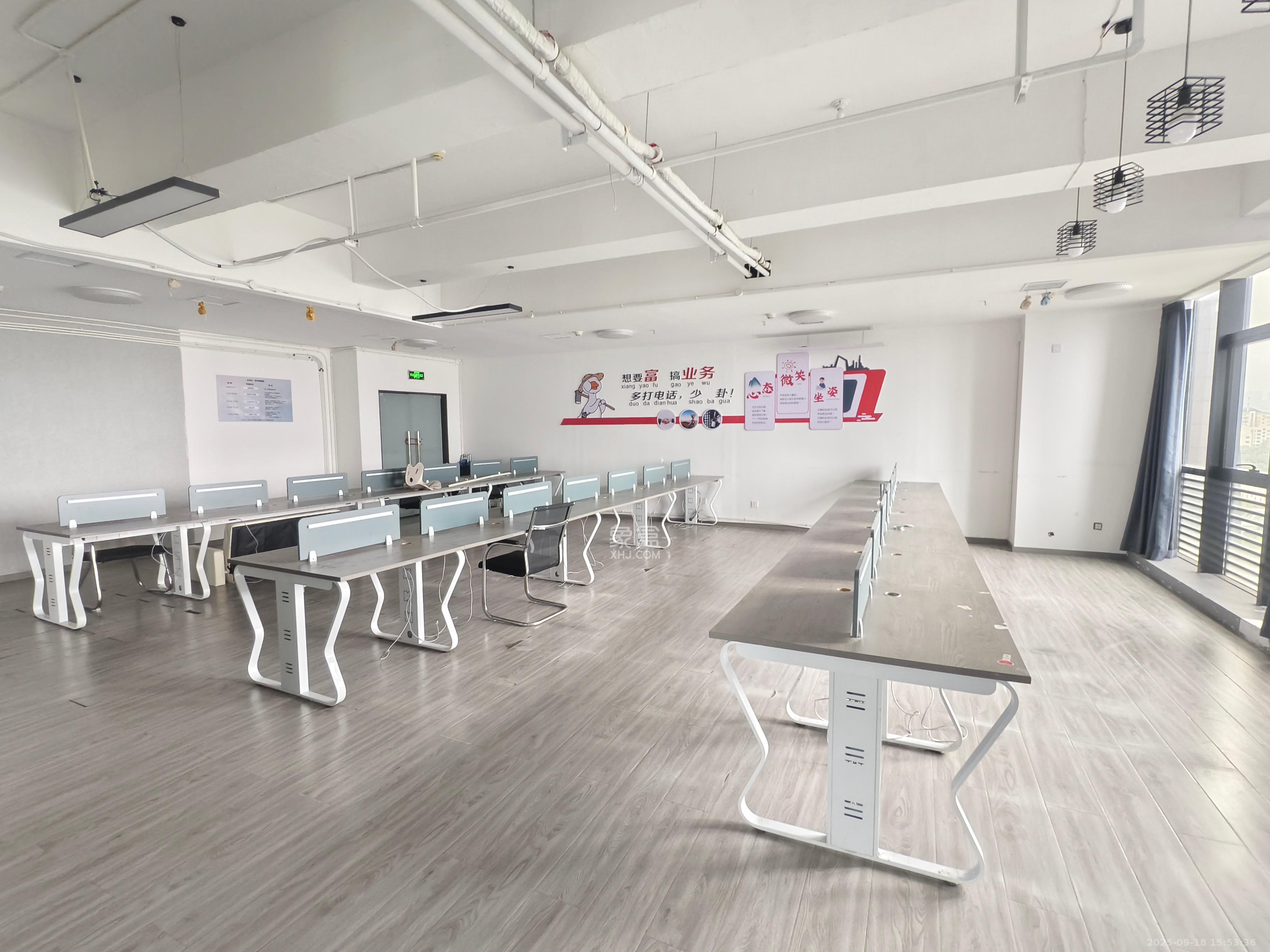 未来漫城   284.11㎡      15800.0元/月