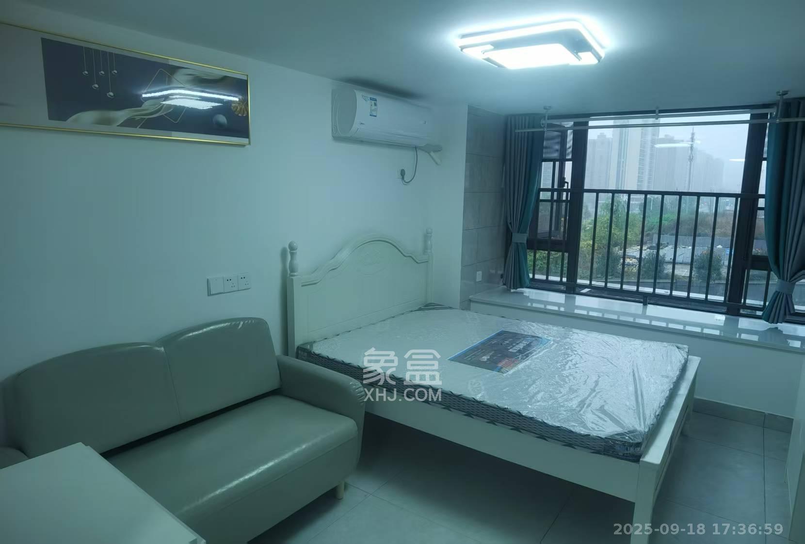 龙湖湘江星座(祺鑫星座公寓) 1室1厅1卫 1300.0元/月 龙湖湘江星座(祺鑫星座公寓) 1室1厅1卫 1300.0元/月室内图