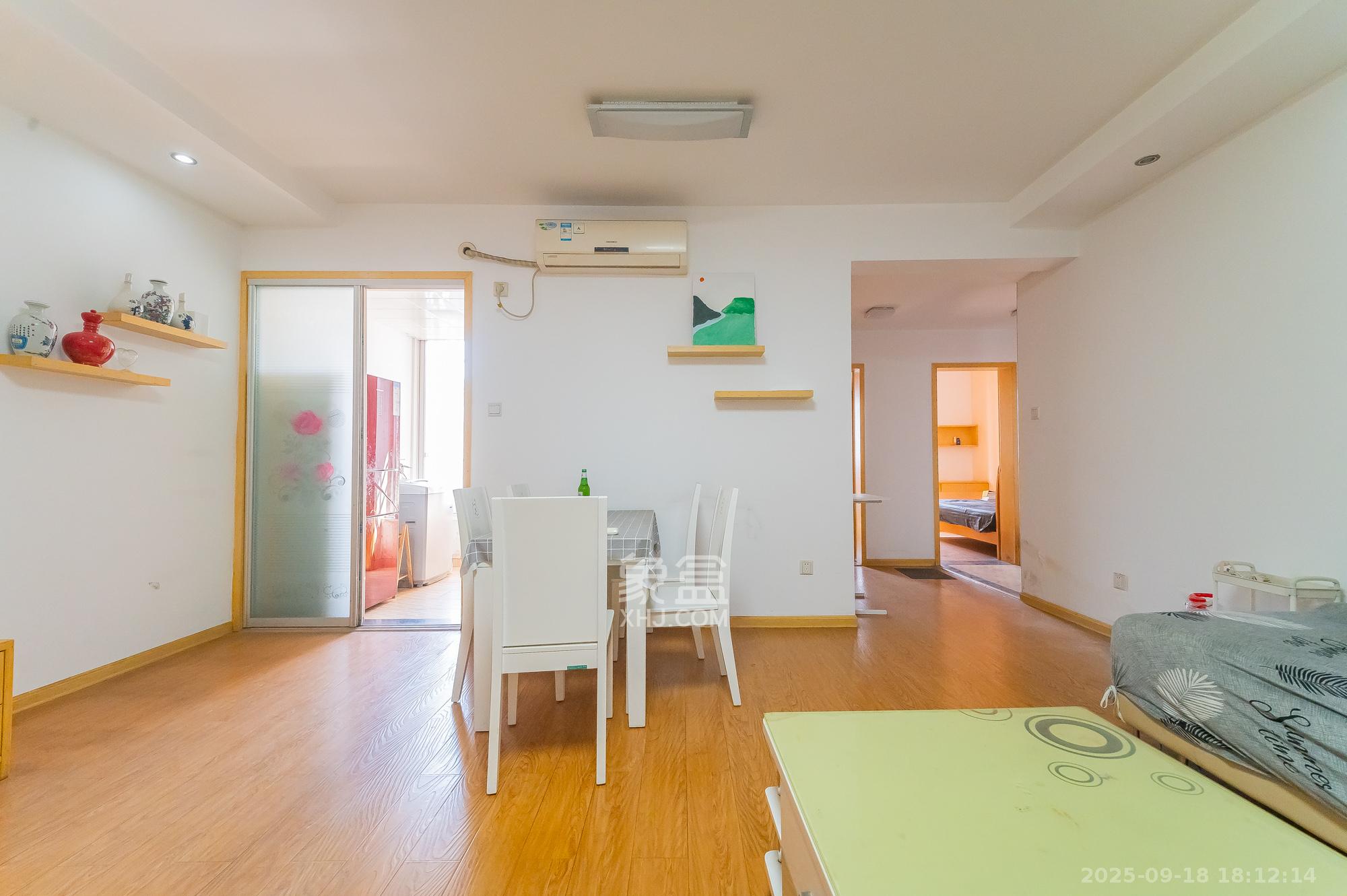 锦璨家园 2室2厅1卫 42.8万 锦璨家园 2室2厅1卫 42.8万客厅