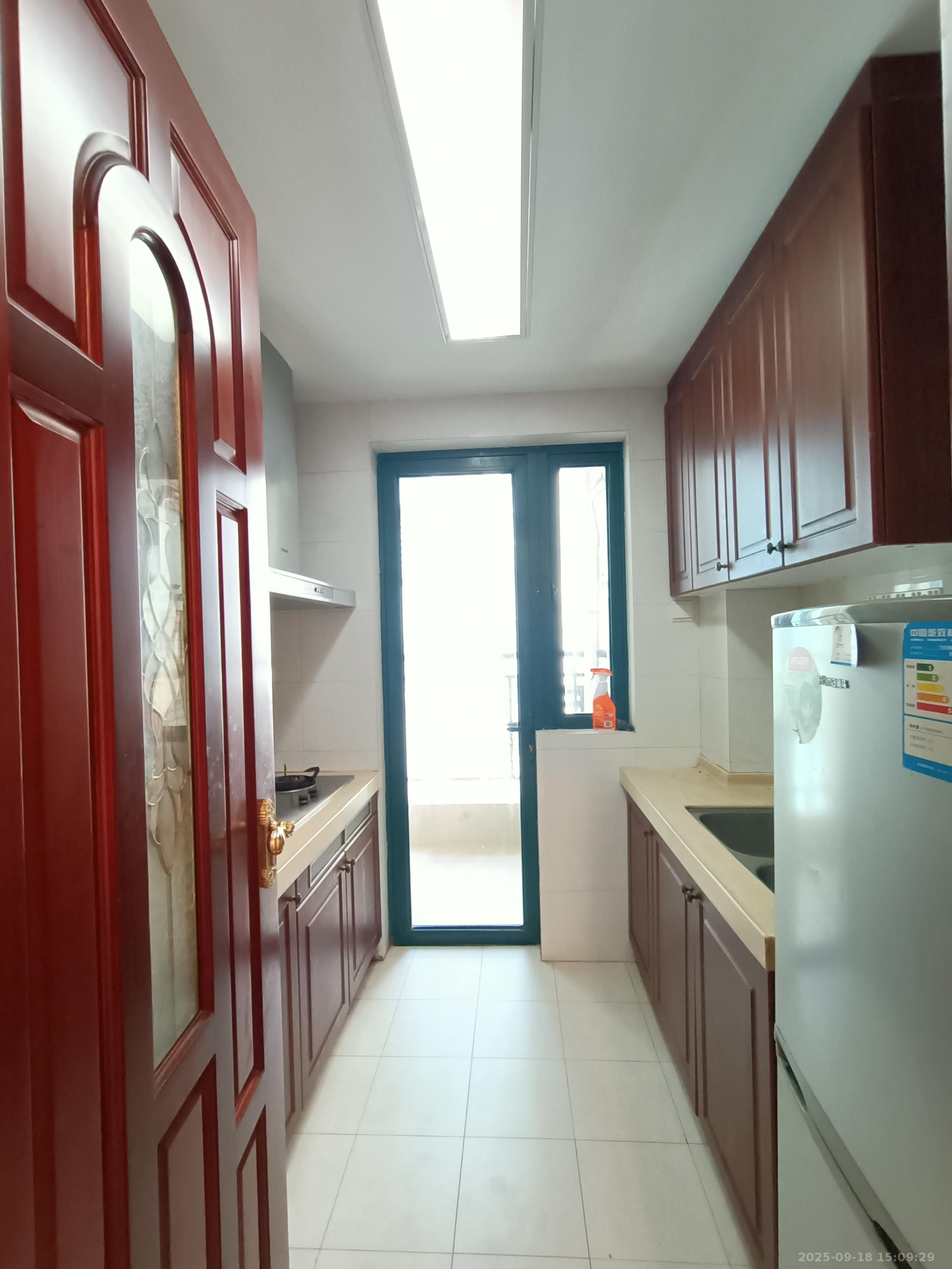 恒大城 2室2厅1卫 1700.0元/月 恒大城 2室2厅1卫 1700.0元/月室内图