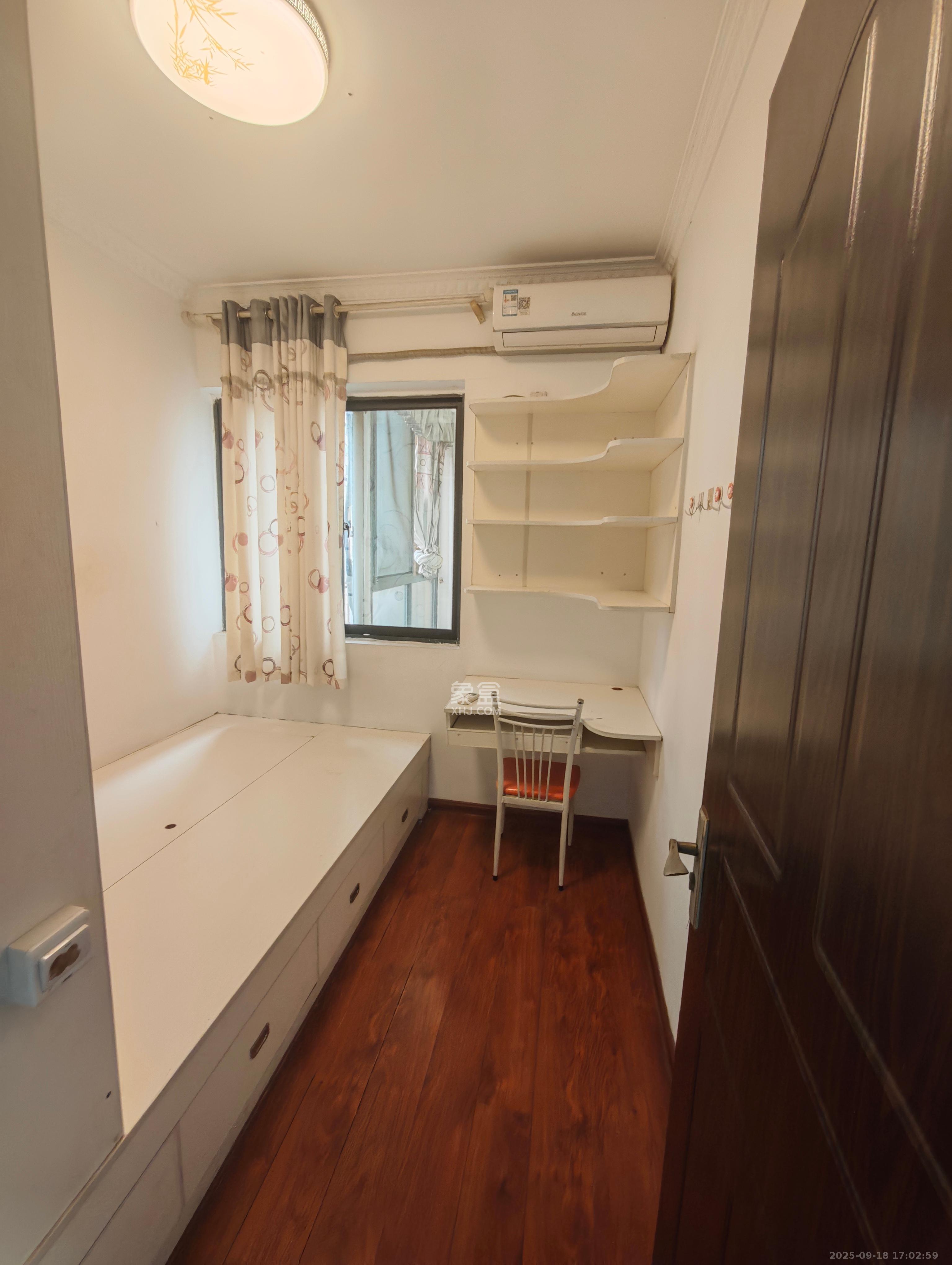 深业睿城 1室2厅1卫 1880.0元/月 深业睿城 1室2厅1卫 1880.0元/月室内图