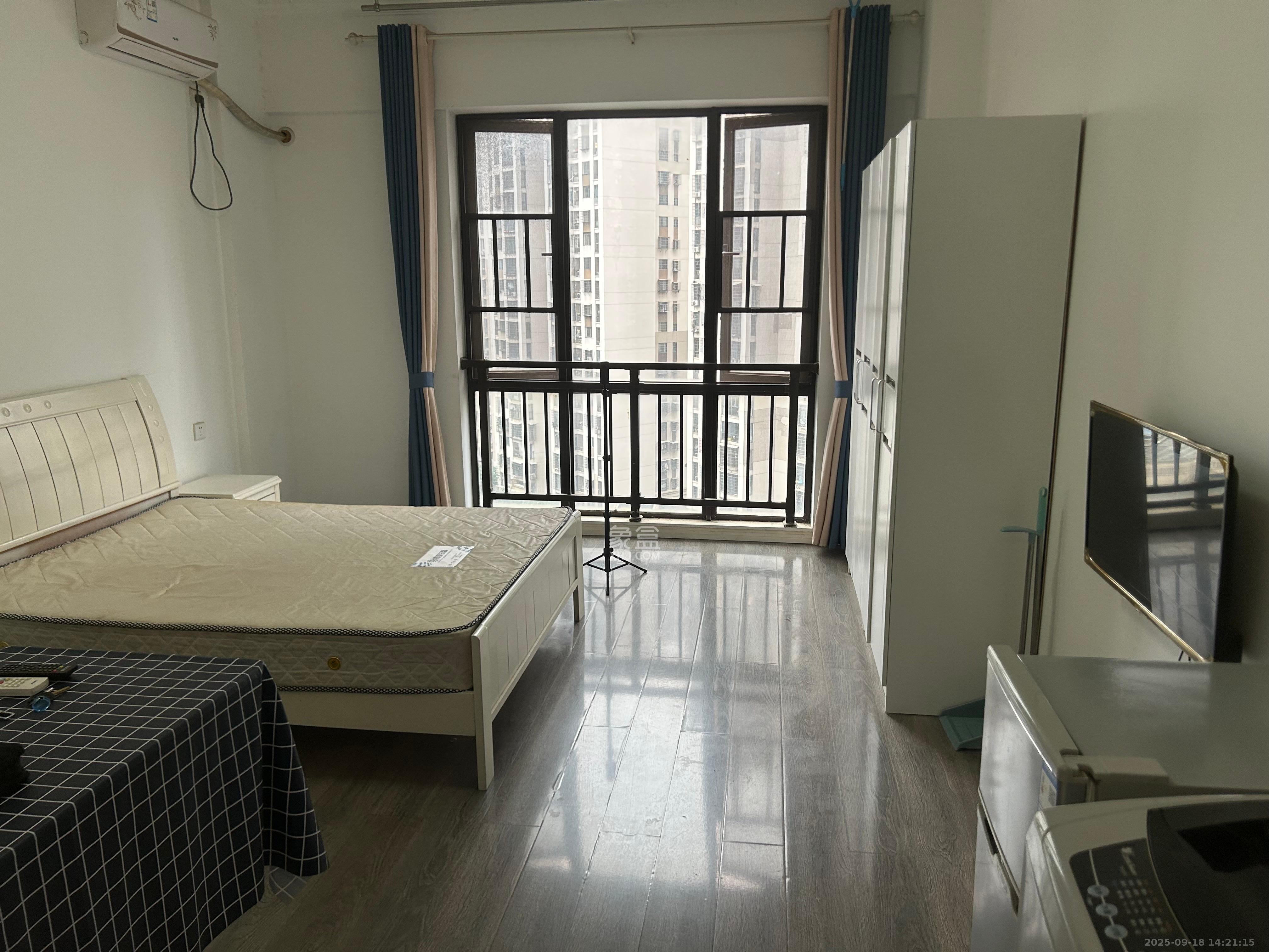 梅溪鑫苑名家 1室1厅1卫 1400.0元/月 梅溪鑫苑名家 1室1厅1卫 1400.0元/月室内图