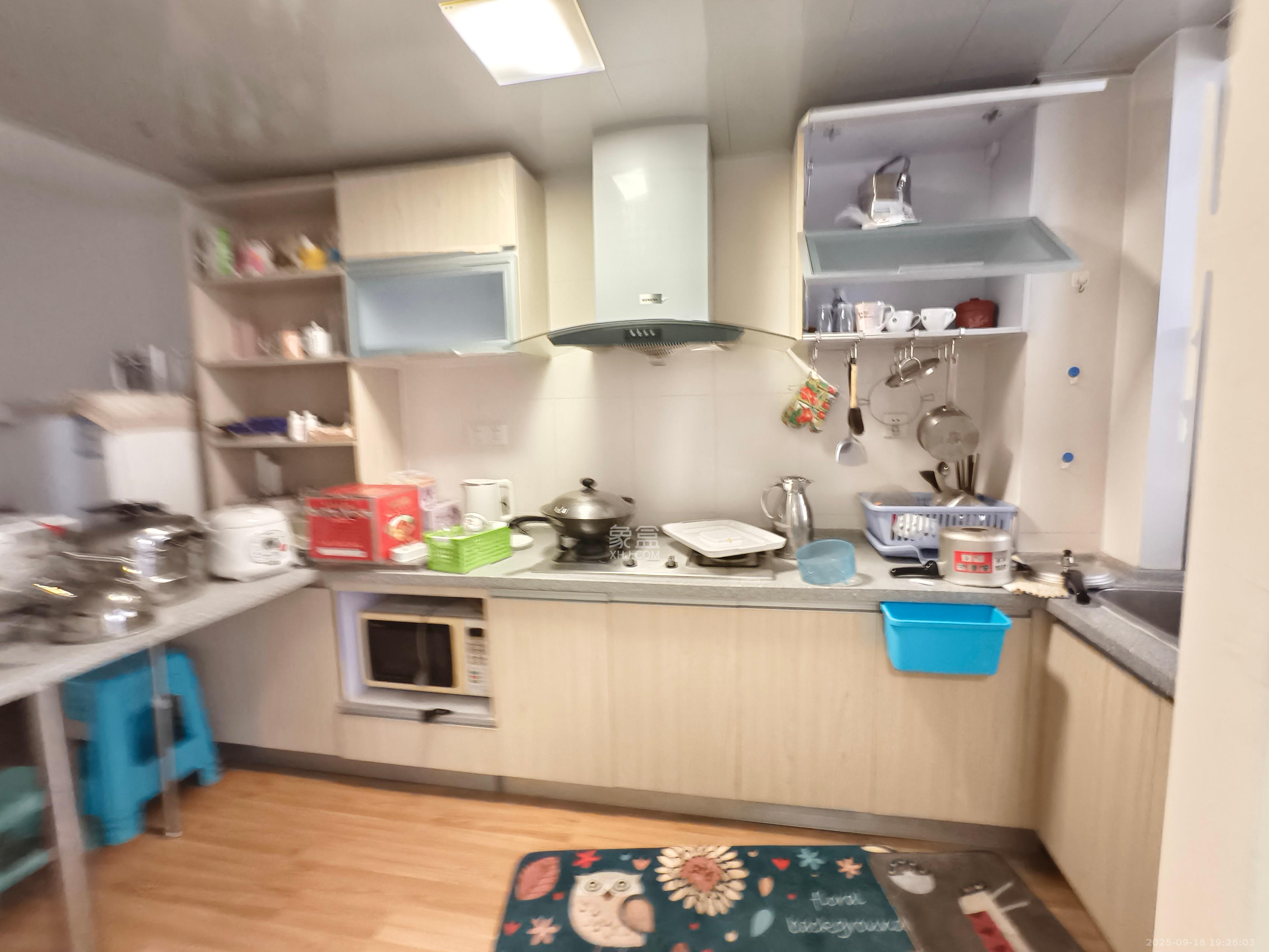 阳光100二期 1室1厅1卫 1800.0元/月 阳光100二期 1室1厅1卫 1800.0元/月室内图