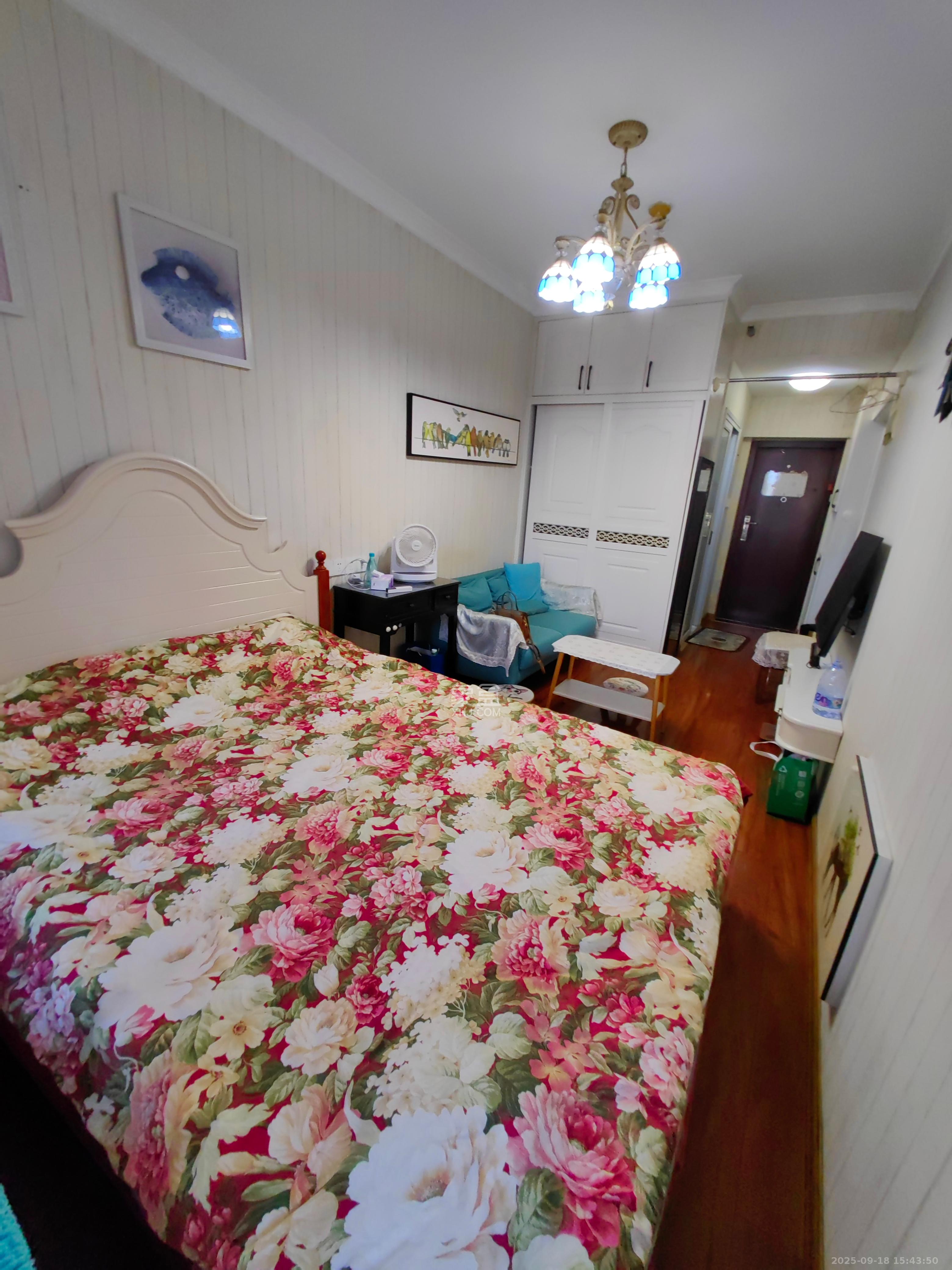 中建芙蓉工社 1室1厅1卫 1180.0元/月 中建芙蓉工社 1室1厅1卫 1180.0元/月室内图