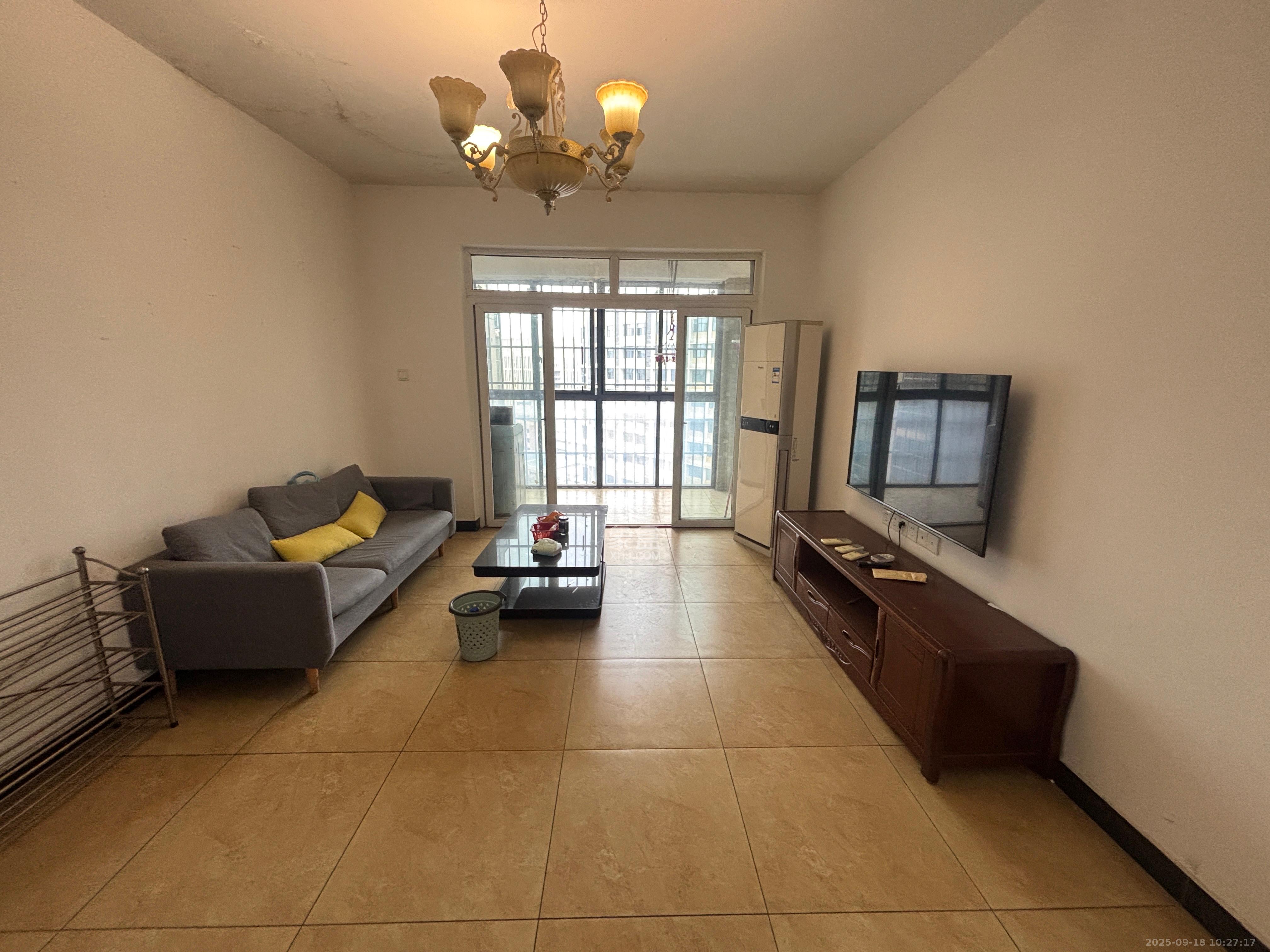 光明城市(星辰青年城) 3室2厅2卫 2000.0元/月 光明城市(星辰青年城) 3室2厅2卫 2000.0元/月室内图