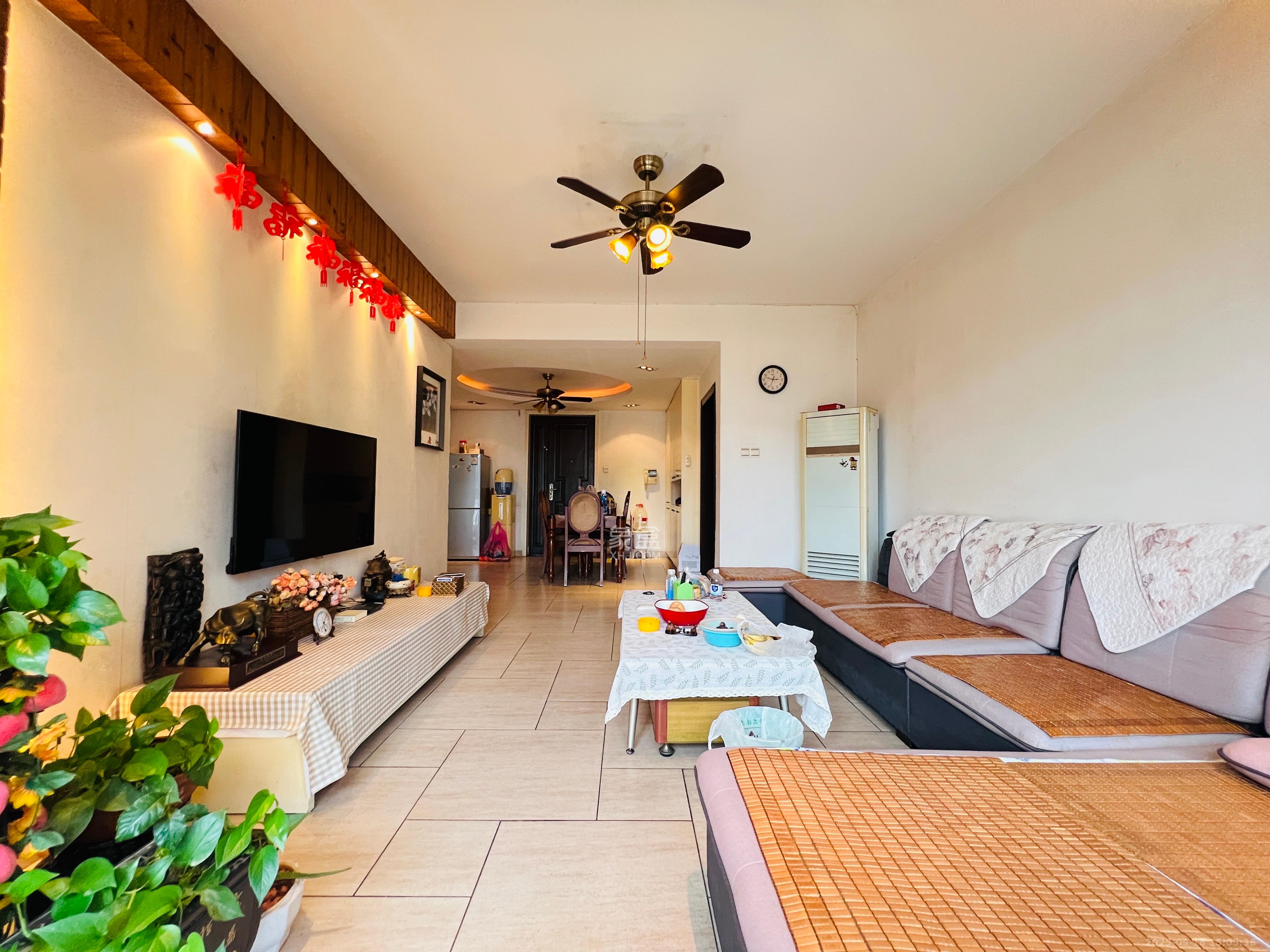 世嘉国际华城 2室2厅1卫 2500.0元/月 世嘉国际华城 2室2厅1卫 2500.0元/月室内图