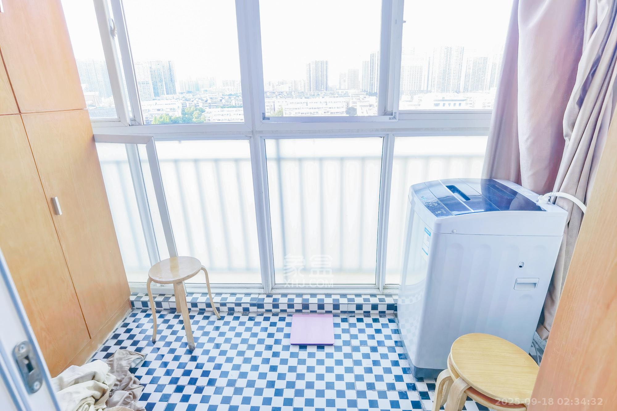 枫林美景  2室2厅1卫    68.5万阳台