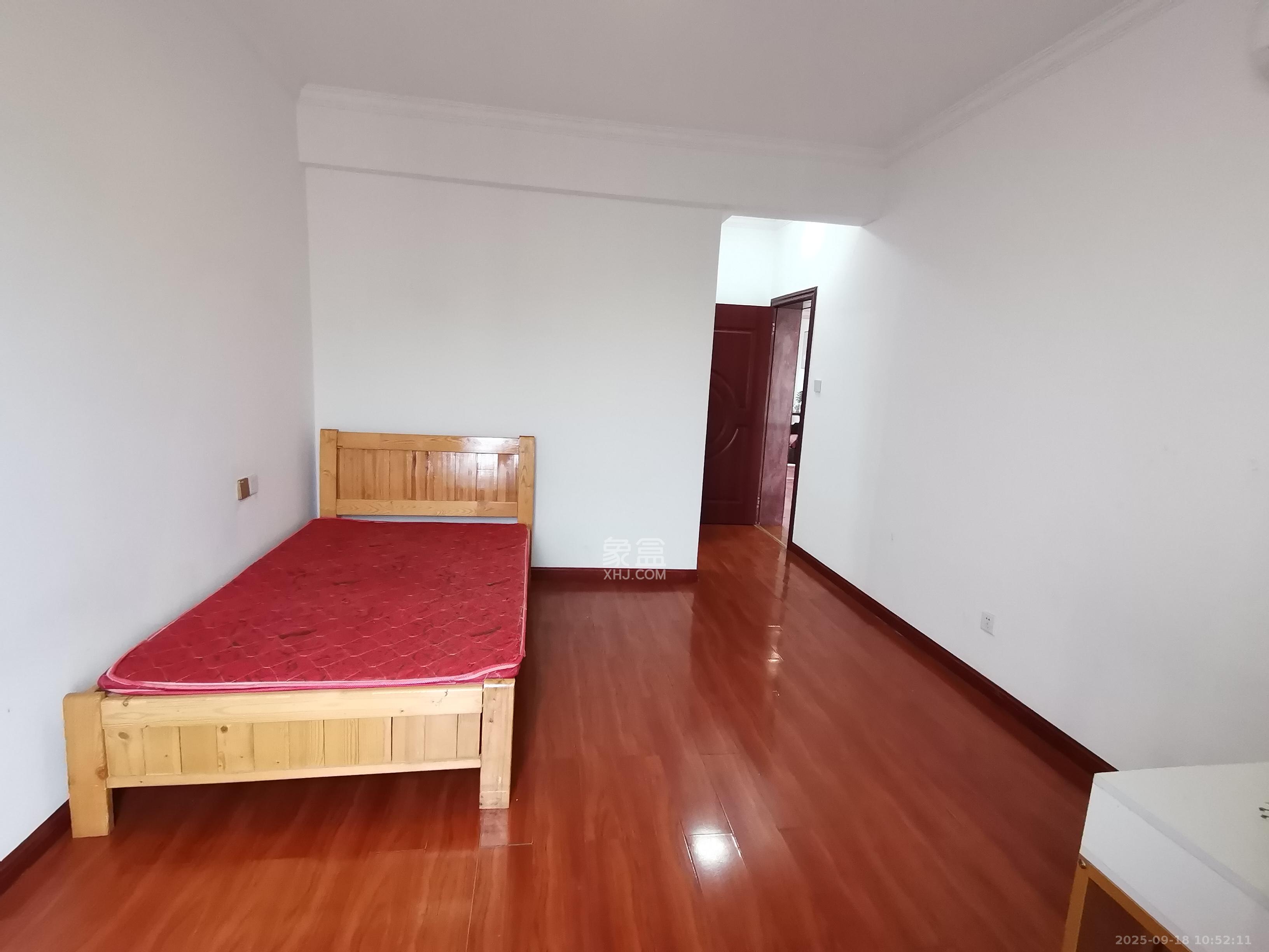 明发国际城  4室2厅2卫    2000.0元/月室内图