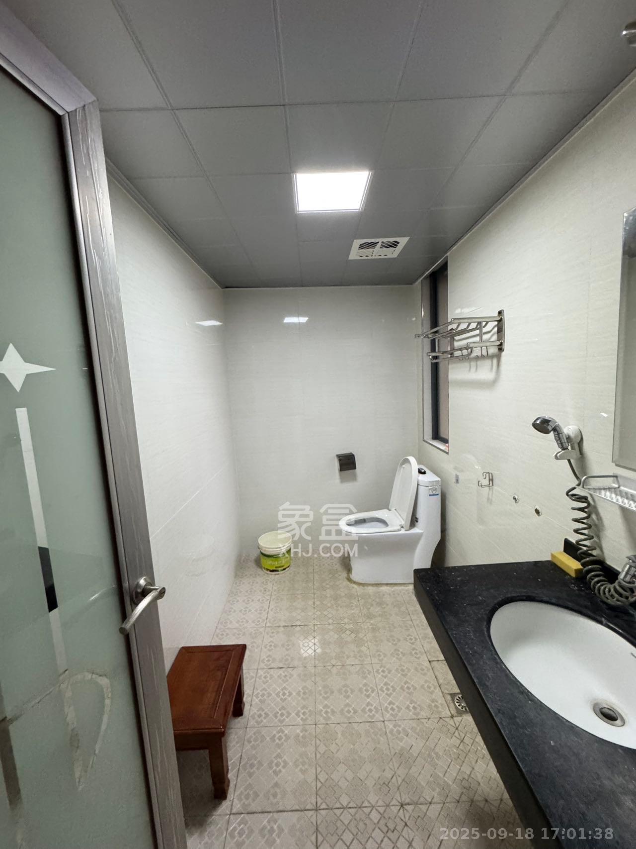 优山美地 3室2厅2卫 2600.0元/月 优山美地 3室2厅2卫 2600.0元/月室内图