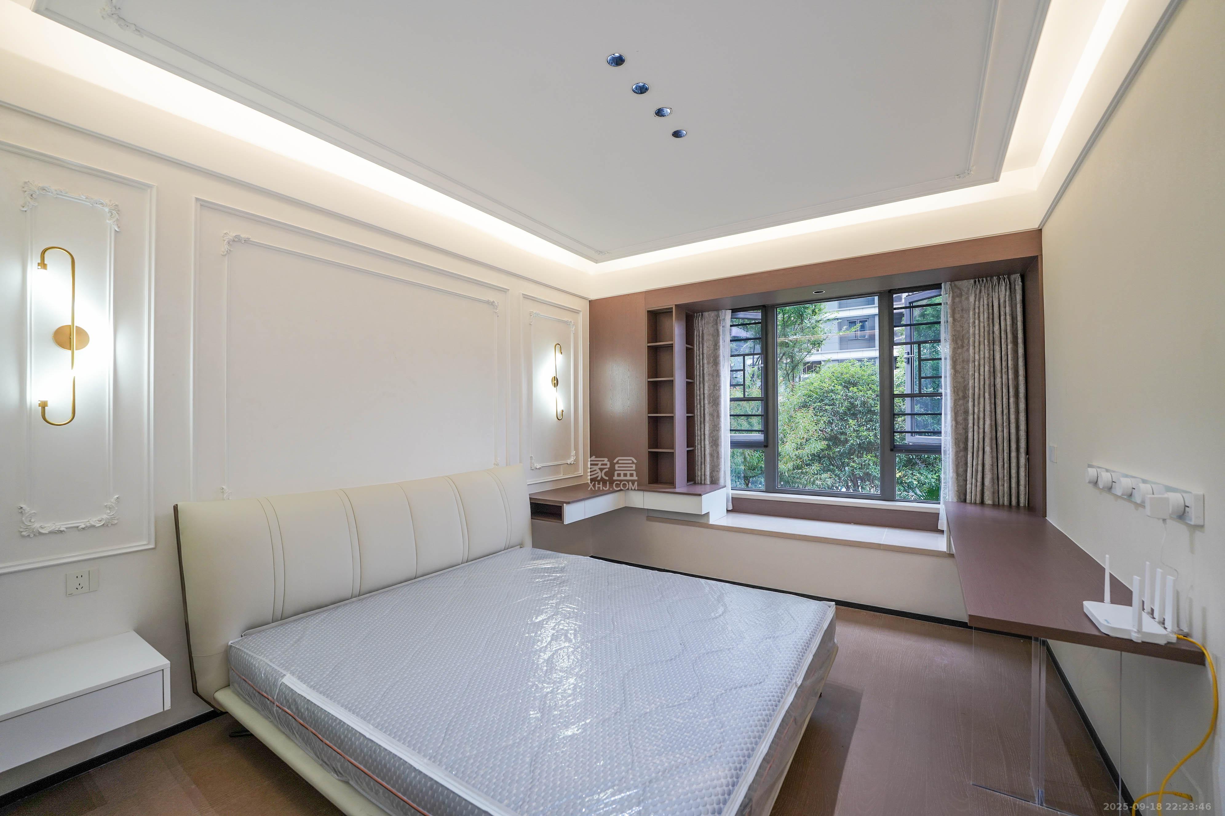 中海寰宇天下  4室2厅2卫    280.0万卧室