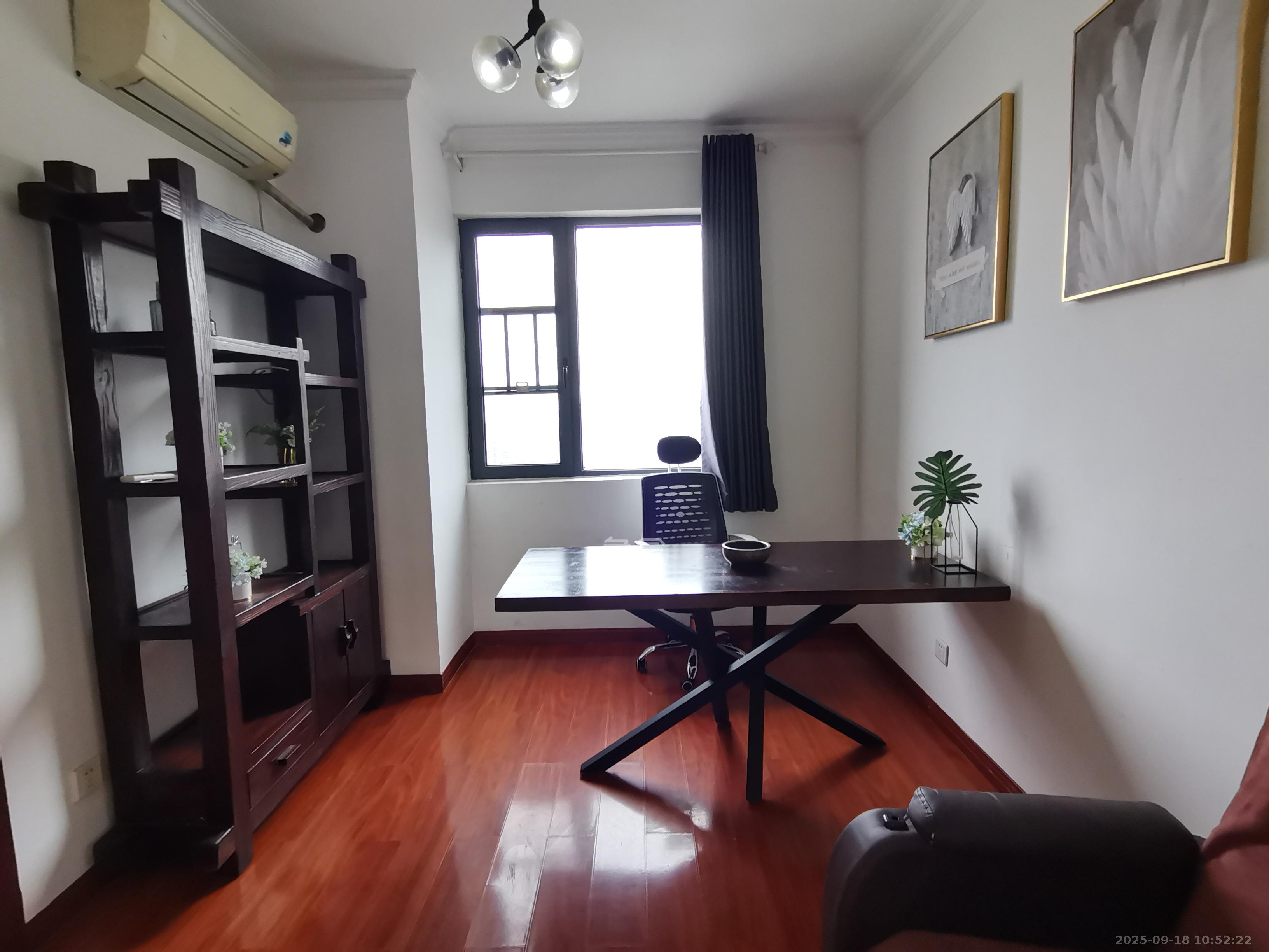 明发国际城  4室2厅2卫    2000.0元/月室内图