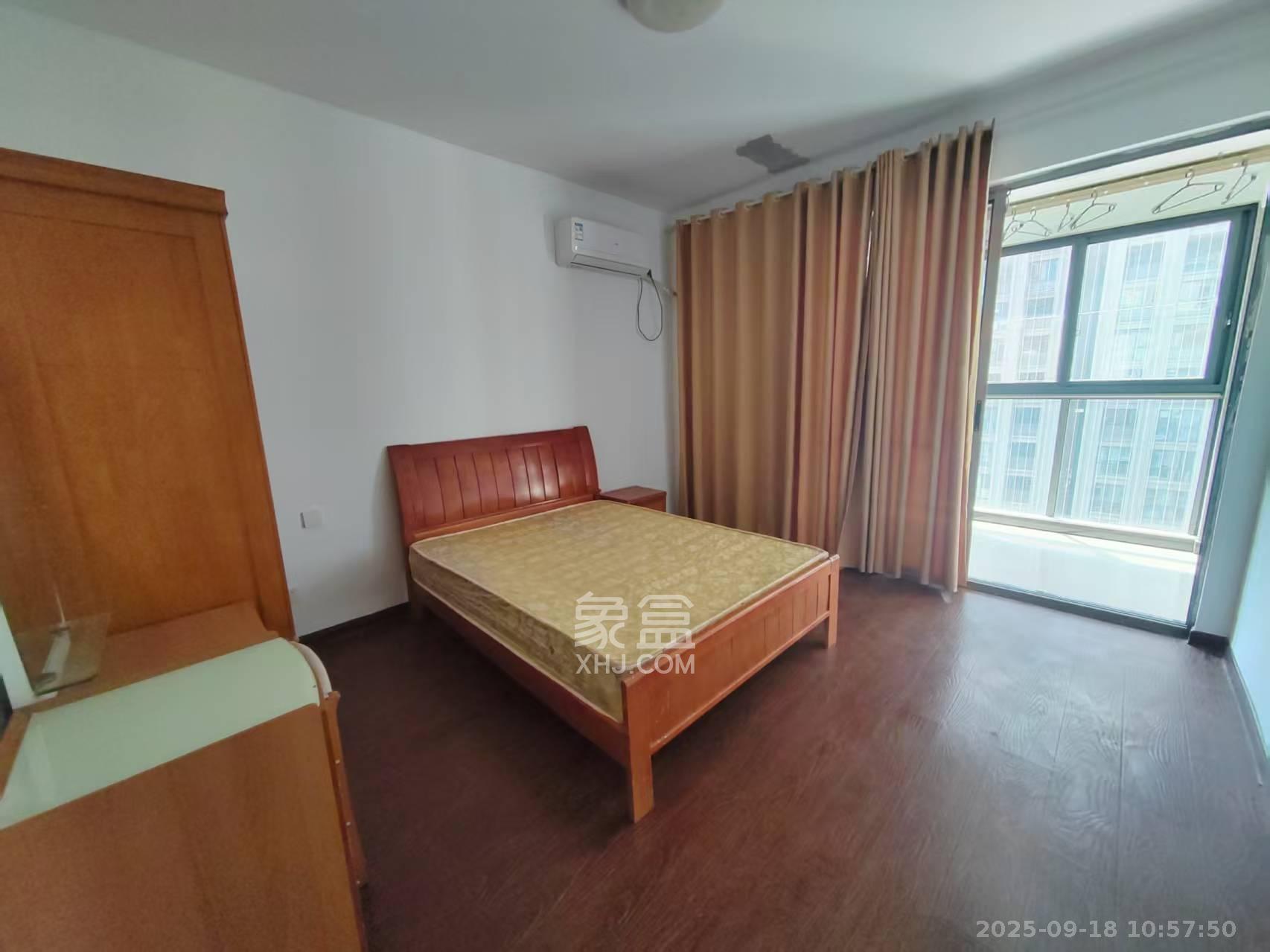 八方小区B区  3室2厅2卫    4000.0元/月室内图