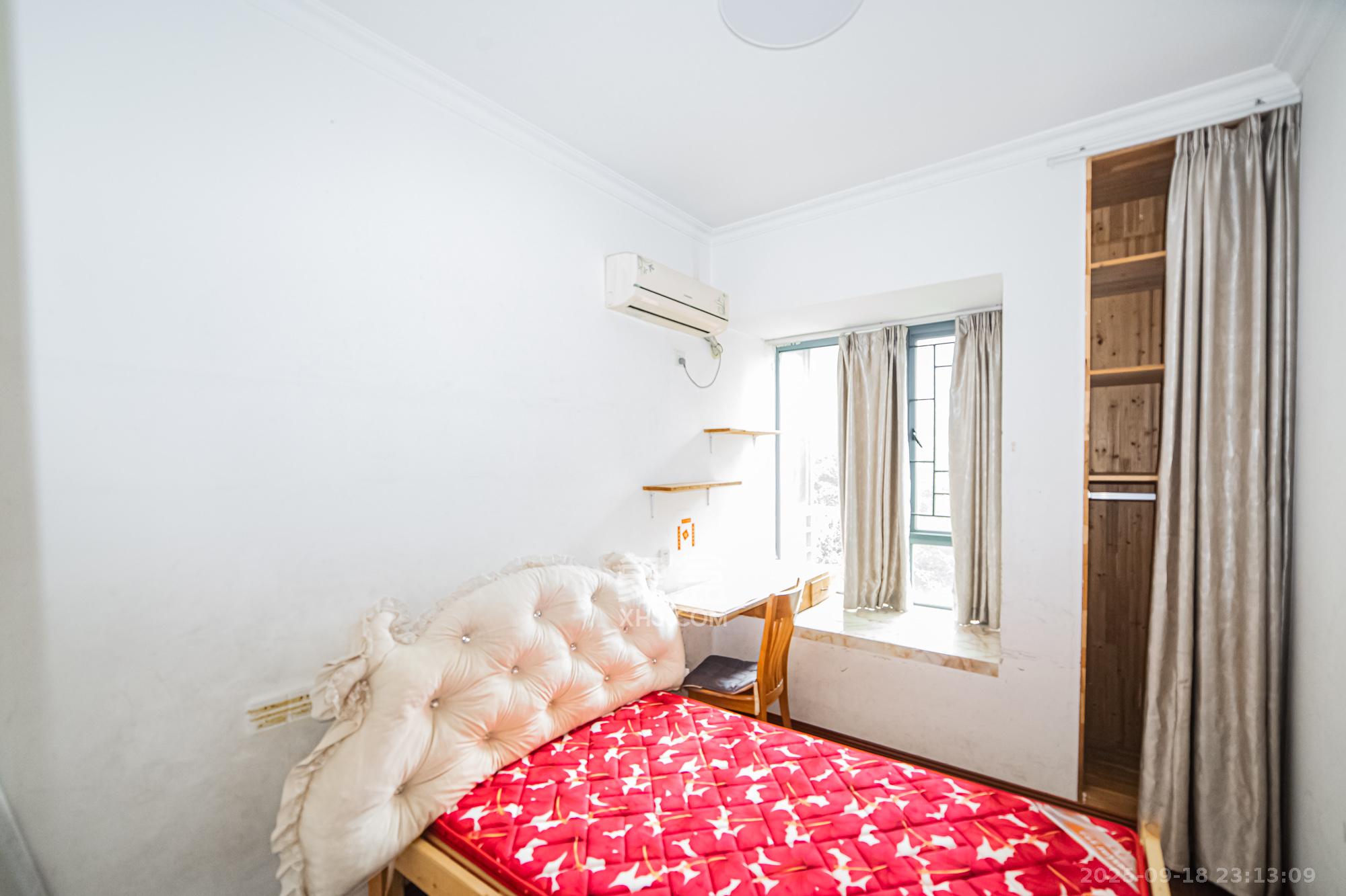 滨江君悦香邸  3室2厅2卫    98.0万卧室