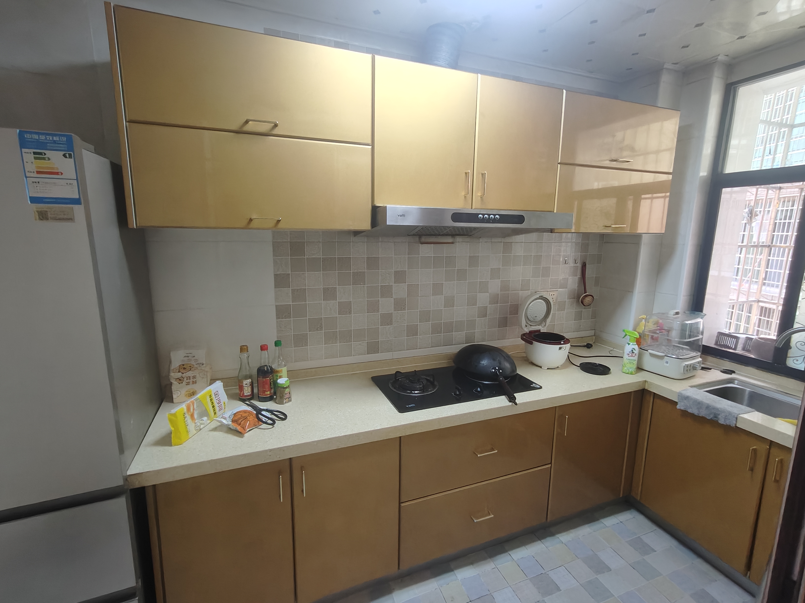 长湖小区  2室1厅1卫   1300.00元/月
