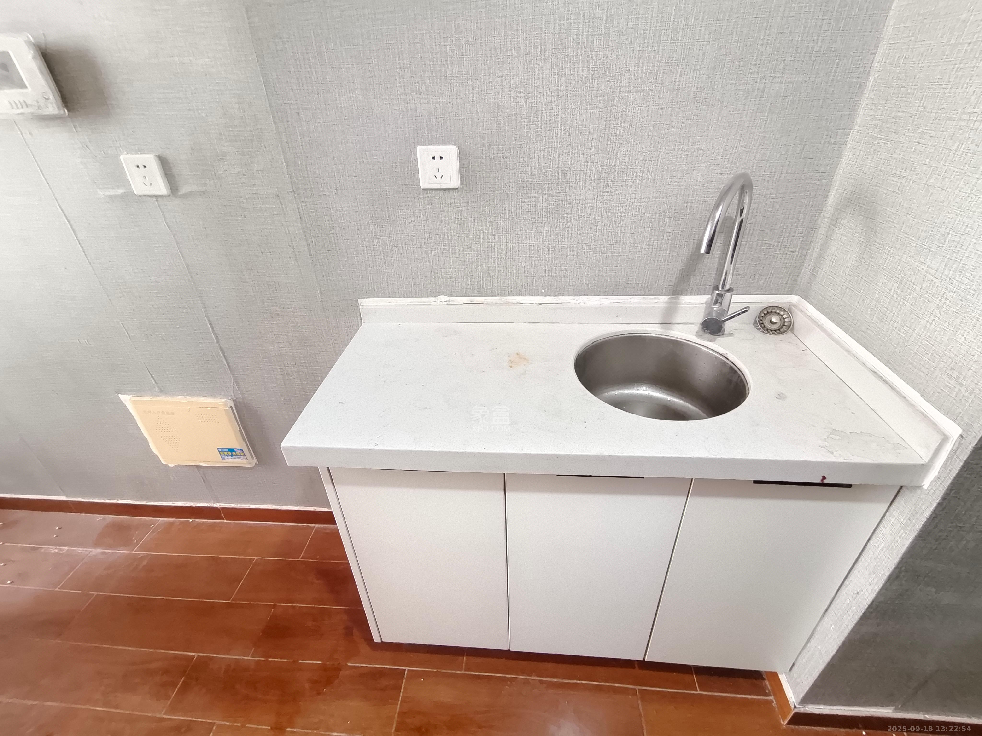 兰亭湾畔 1室1厅1卫 1400.0元/月 兰亭湾畔 1室1厅1卫 1400.0元/月室内图