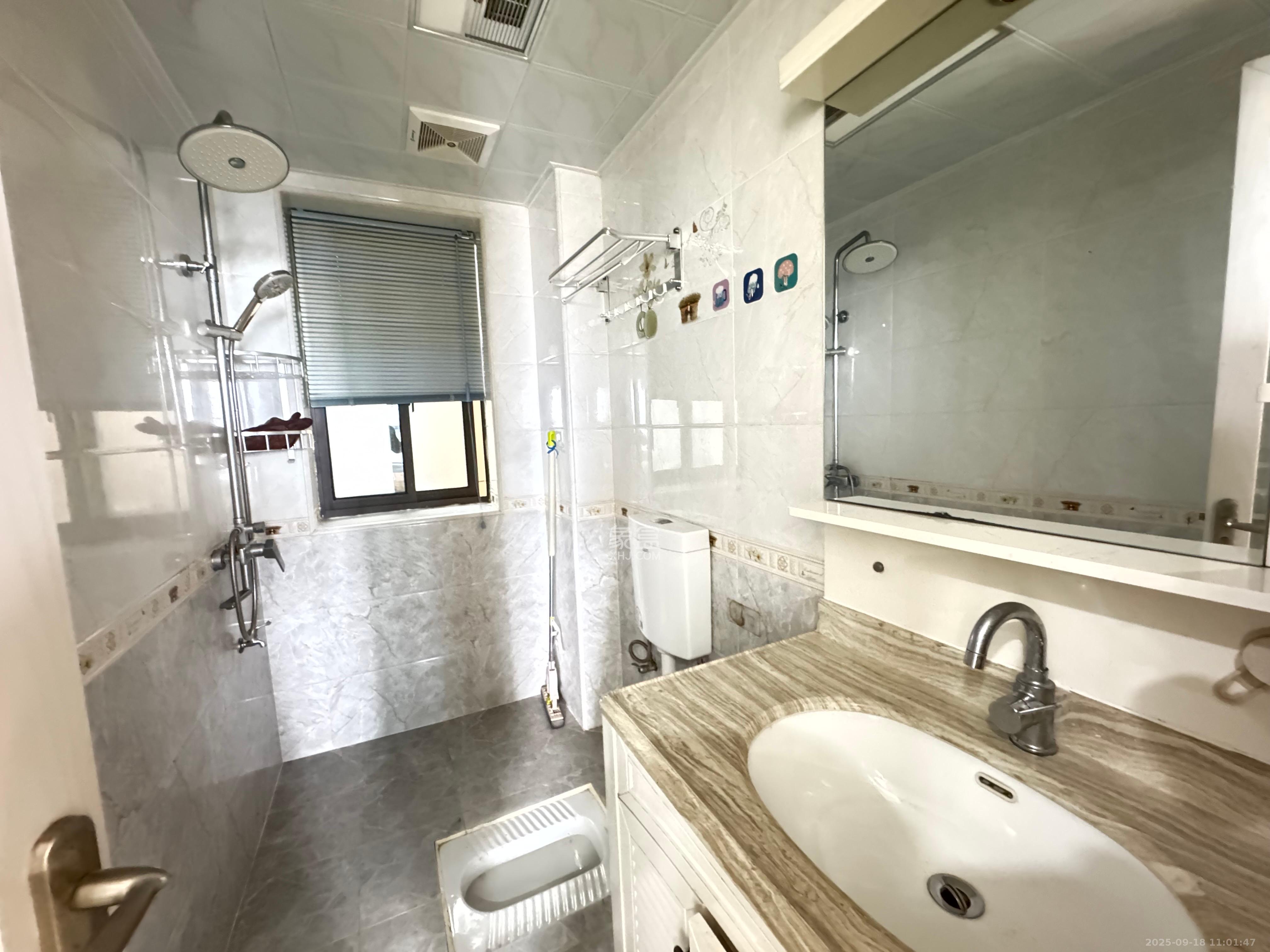 阳光城尚东湾青云苑  3室2厅2卫    2500.0元/月室内图