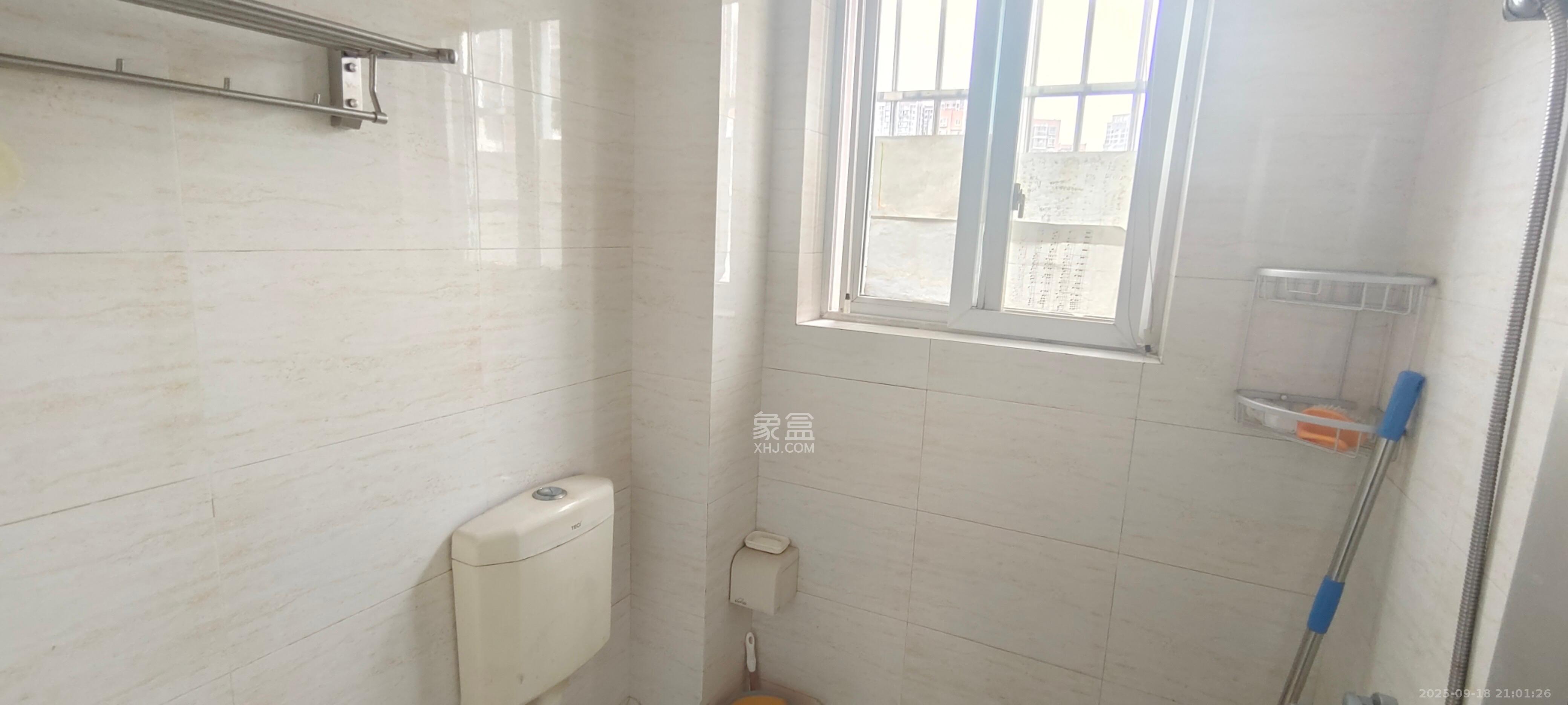 长丰星城 3室2厅2卫 1300.0元/月 长丰星城 3室2厅2卫 1300.0元/月室内图