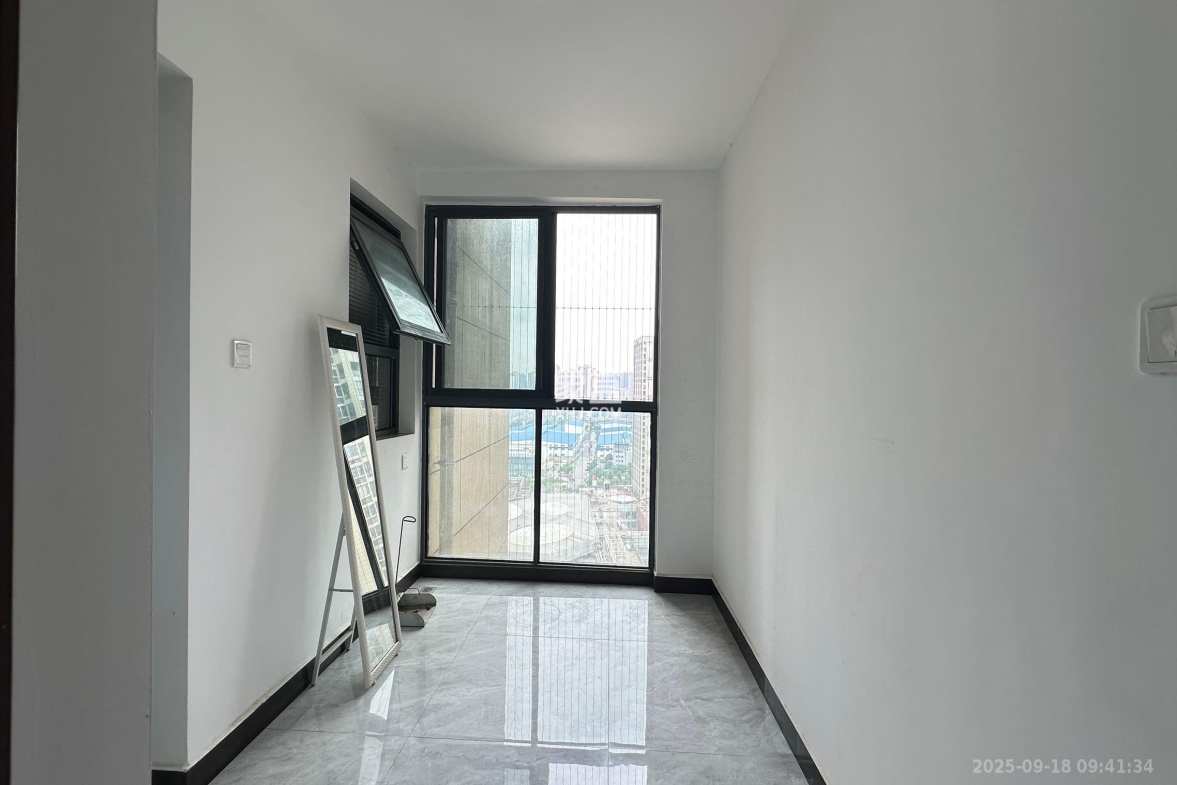 明发阅江悦府 3室2厅1卫 2300.0元/月 明发阅江悦府 3室2厅1卫 2300.0元/月室内图