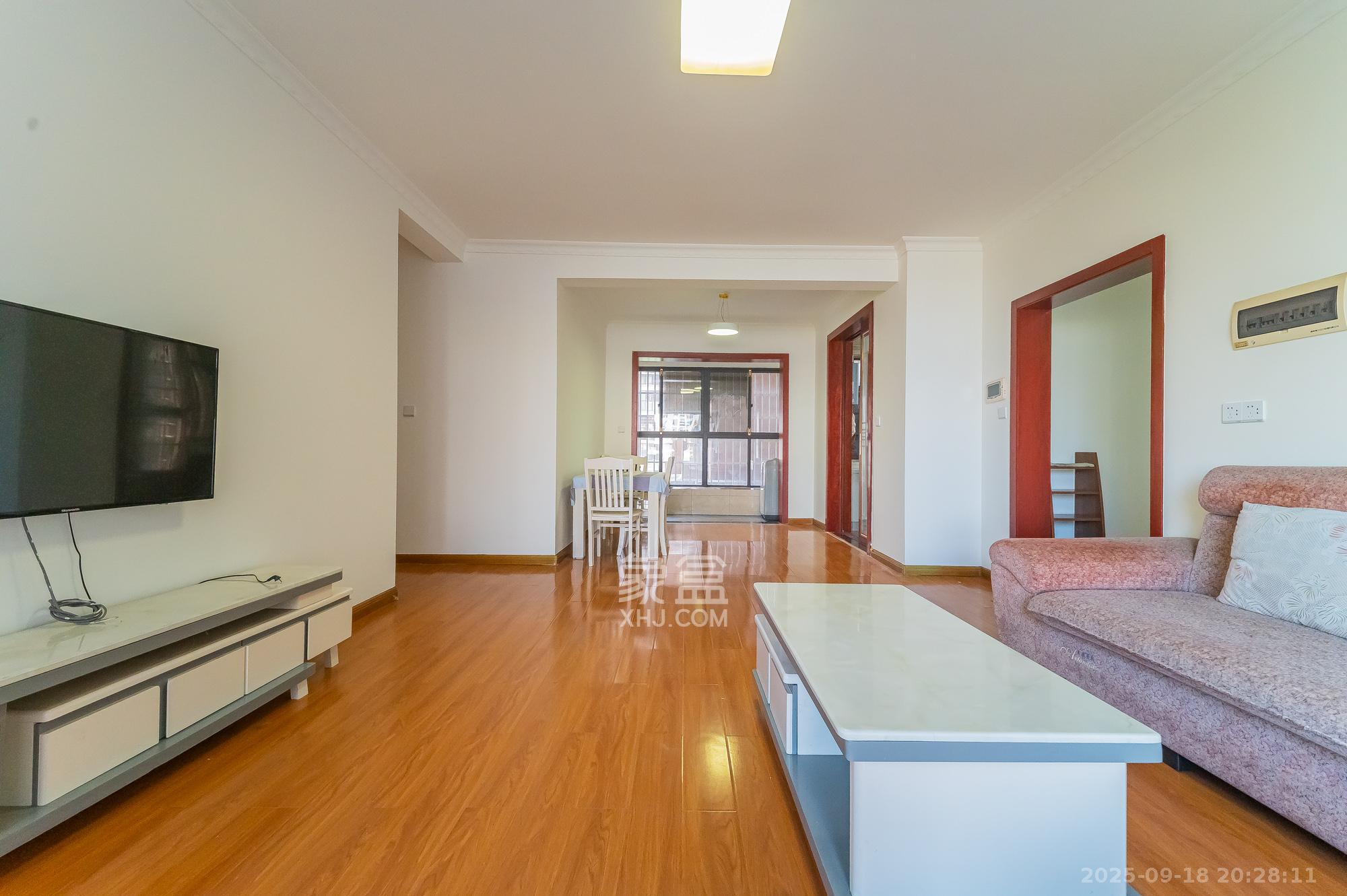 水岸世景  3室2厅2卫    85.0万 水岸世景  3室2厅2卫    85.0万客厅