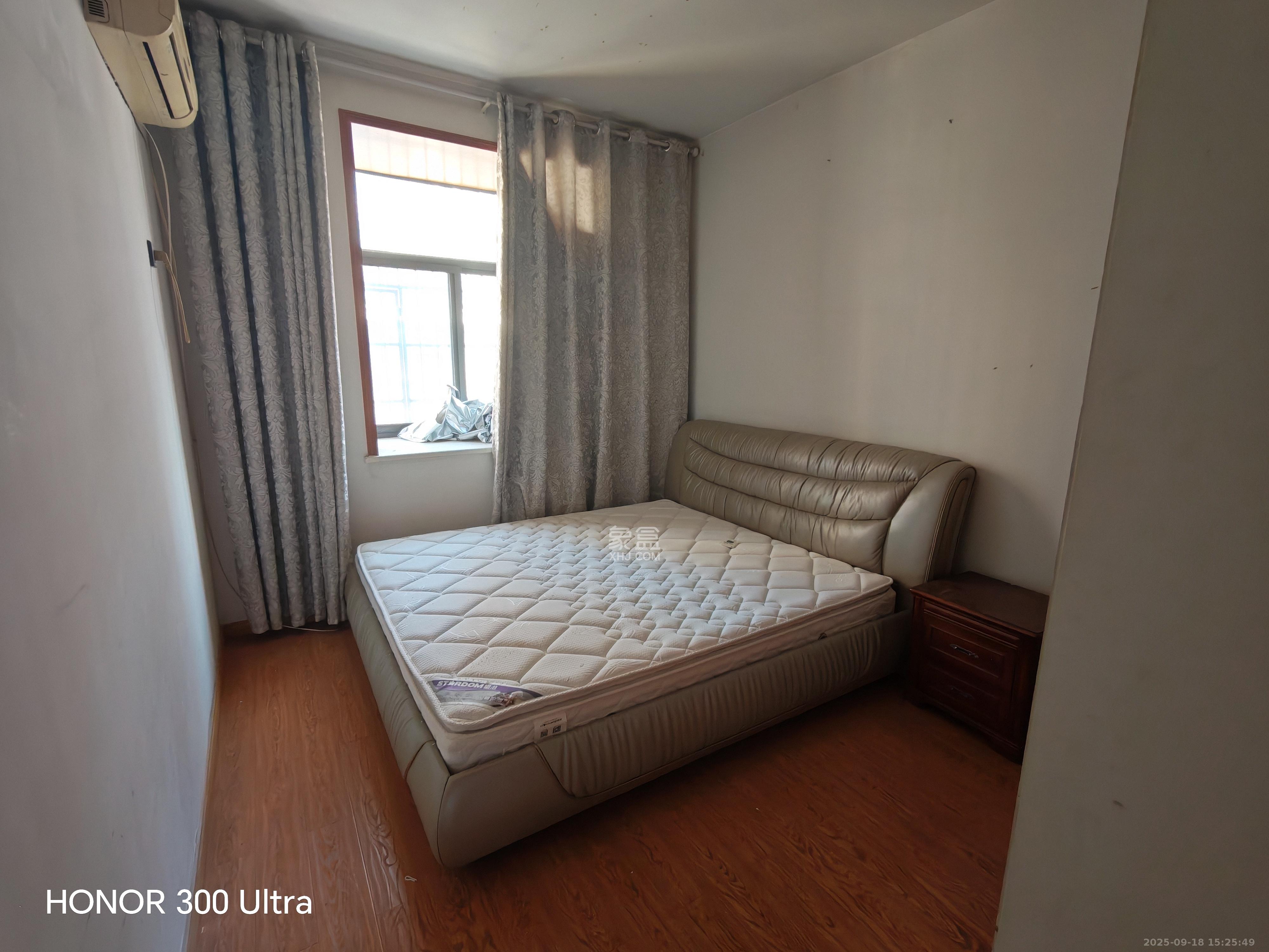 合丰安置小区  3室2厅3卫    1800.0元/月室内图