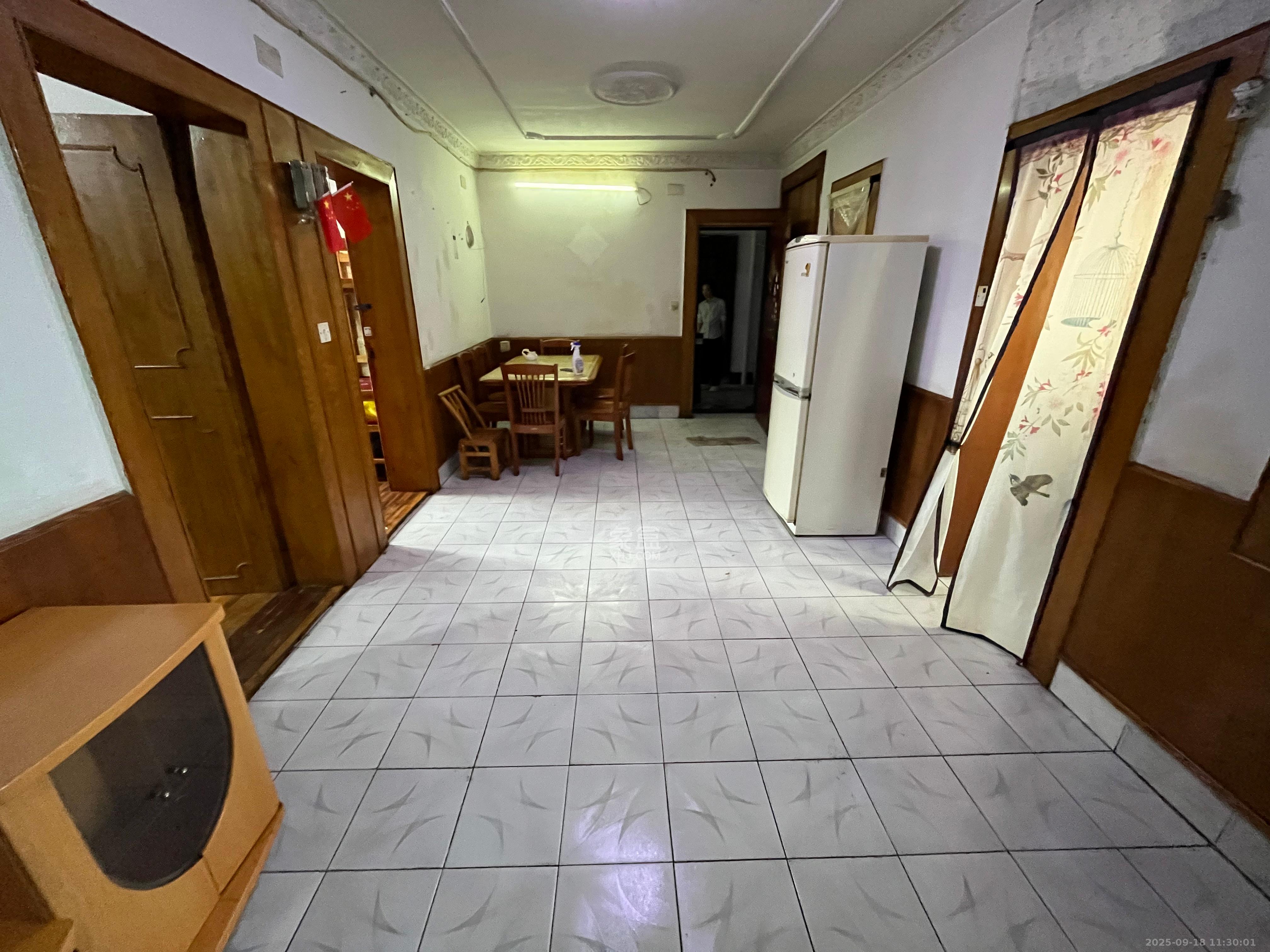 省林勘院 2室1厅1卫 1300.0元/月 省林勘院 2室1厅1卫 1300.0元/月室内图