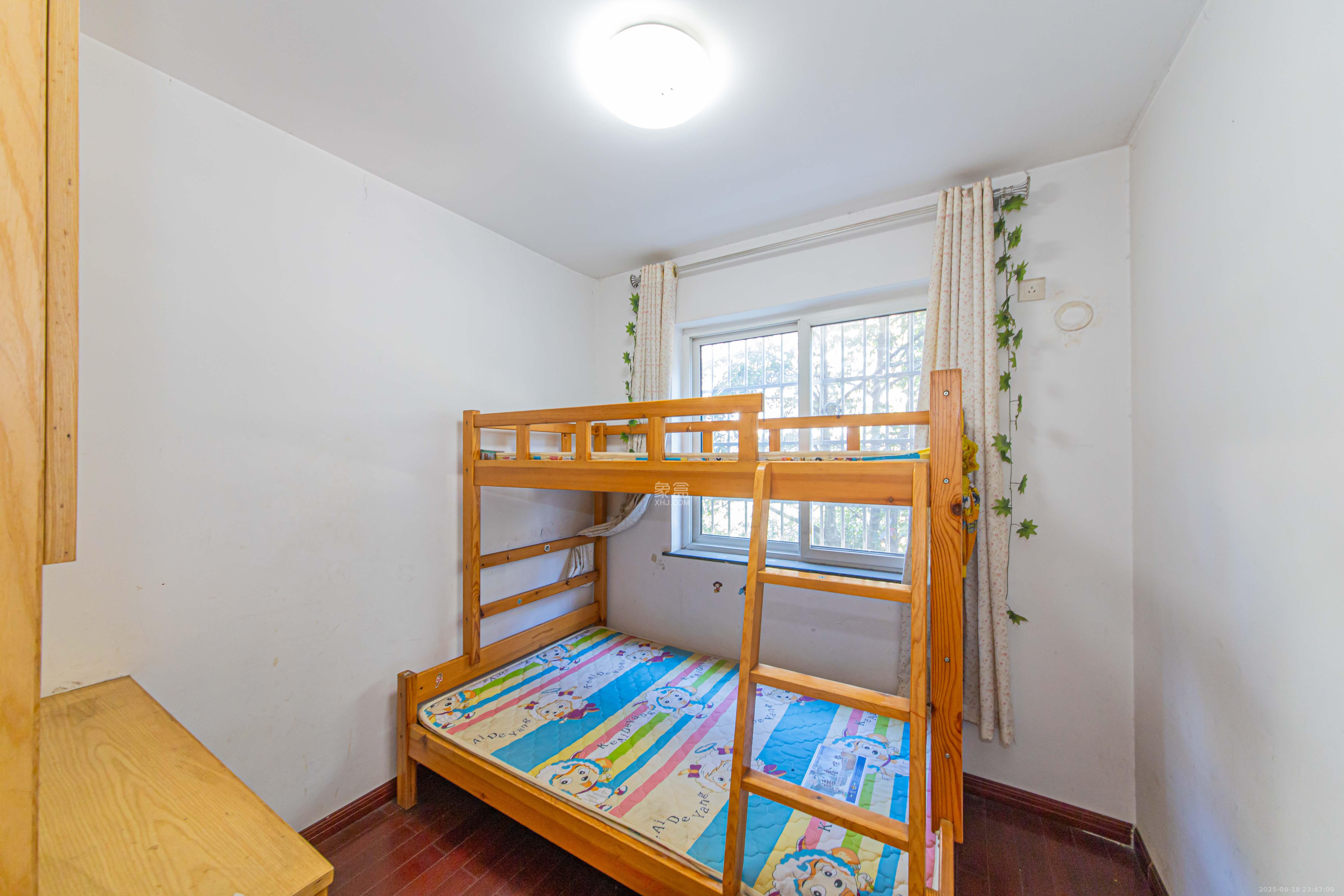 韶峰星苑（韶峰尚南UP公寓）  3室2厅1卫    48.0万卧室