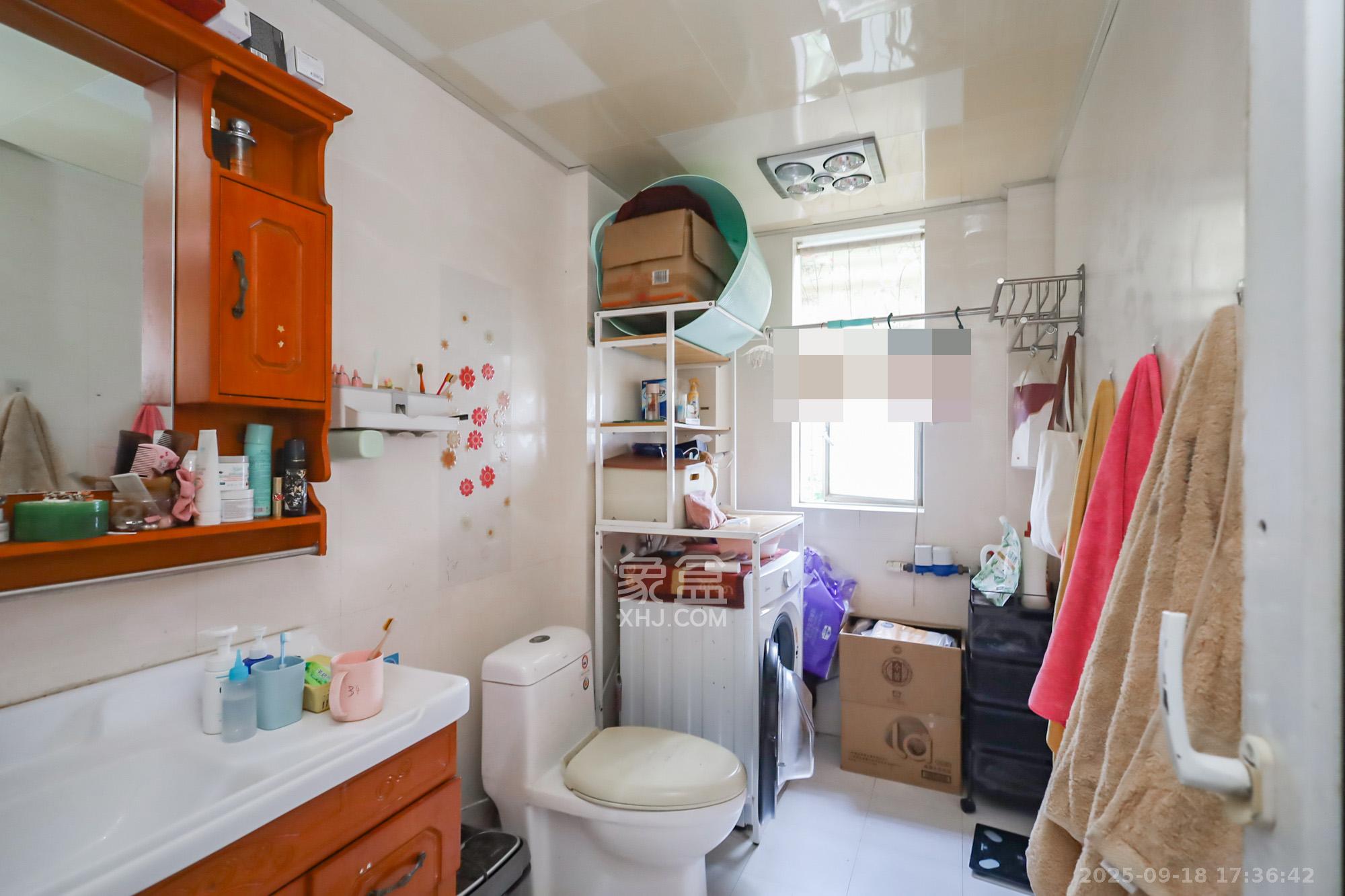 香海西岸  4室2厅2卫    142.0万 香海西岸  4室2厅2卫    142.0万卫生间