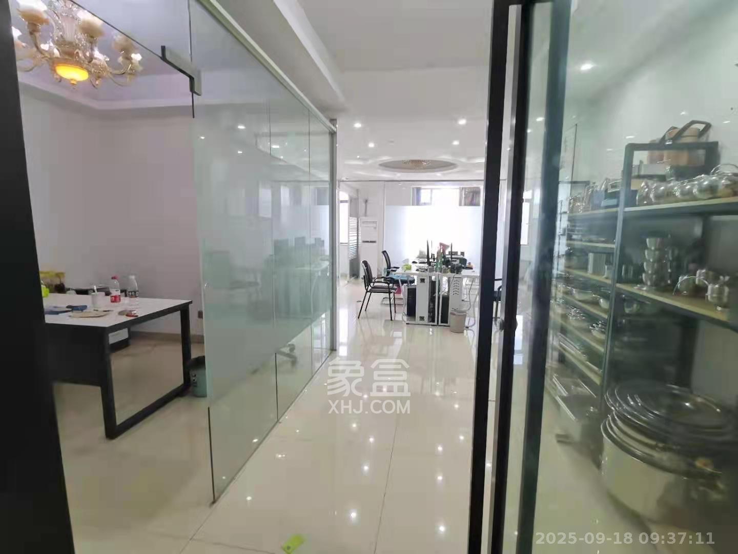 长房中庭国际（东郡华蓉广场）  2室1厅1卫    3200.0元/月室内图