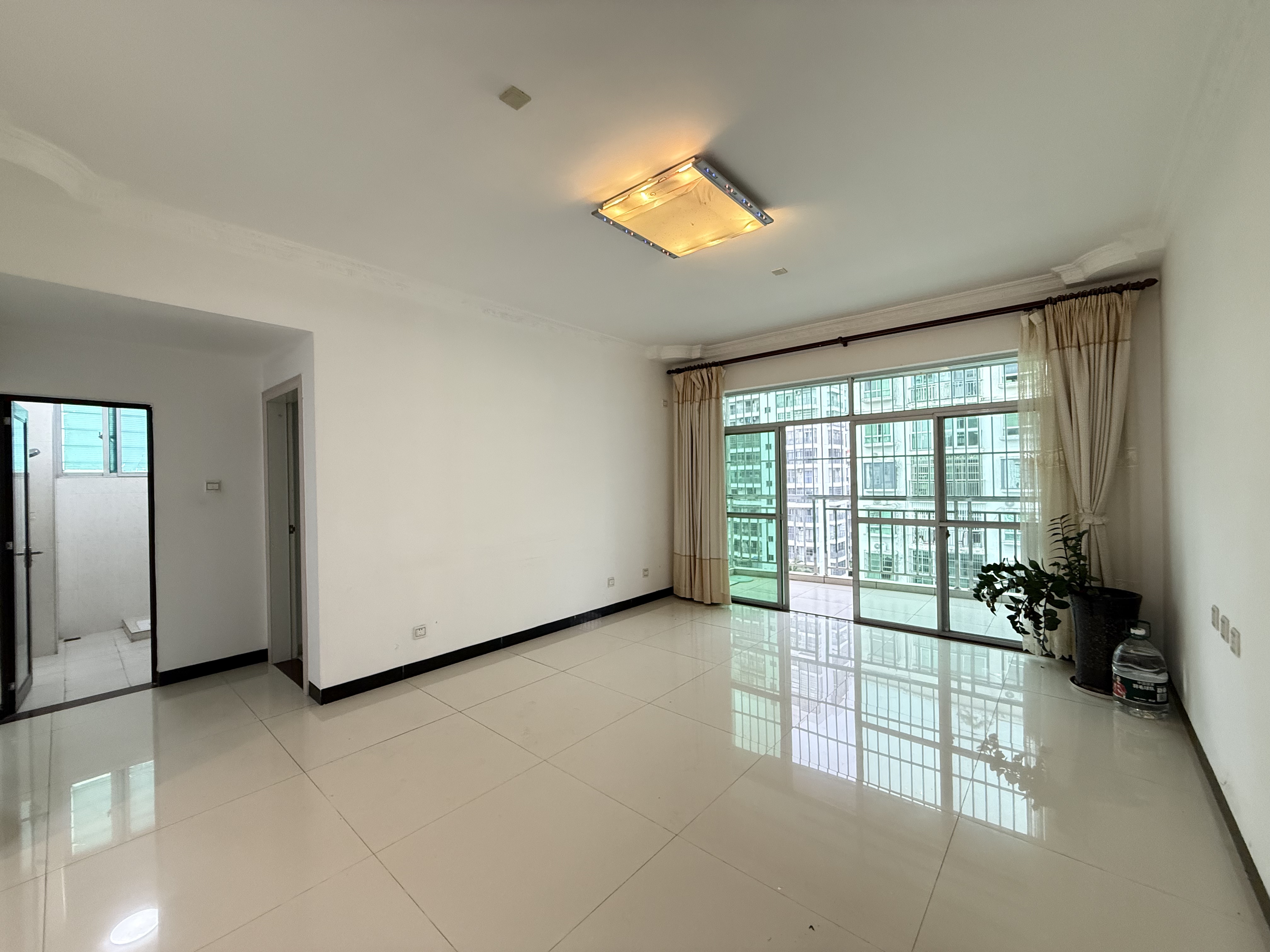 吉宝佳园 2室2厅1卫 2500.0元/月 吉宝佳园 2室2厅1卫 2500.0元/月室内图