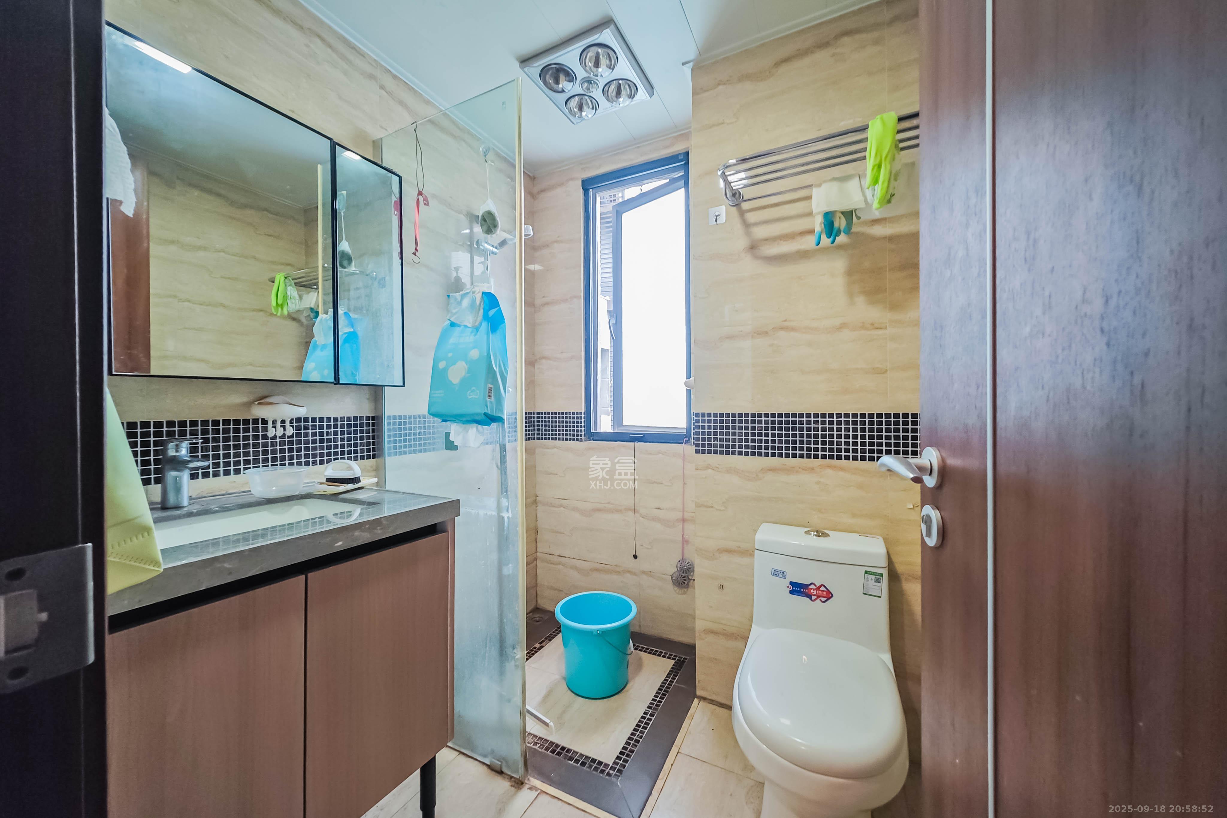 万科金域华府二期 2室2厅1卫 83.0万 万科金域华府二期 2室2厅1卫 83.0万卫生间