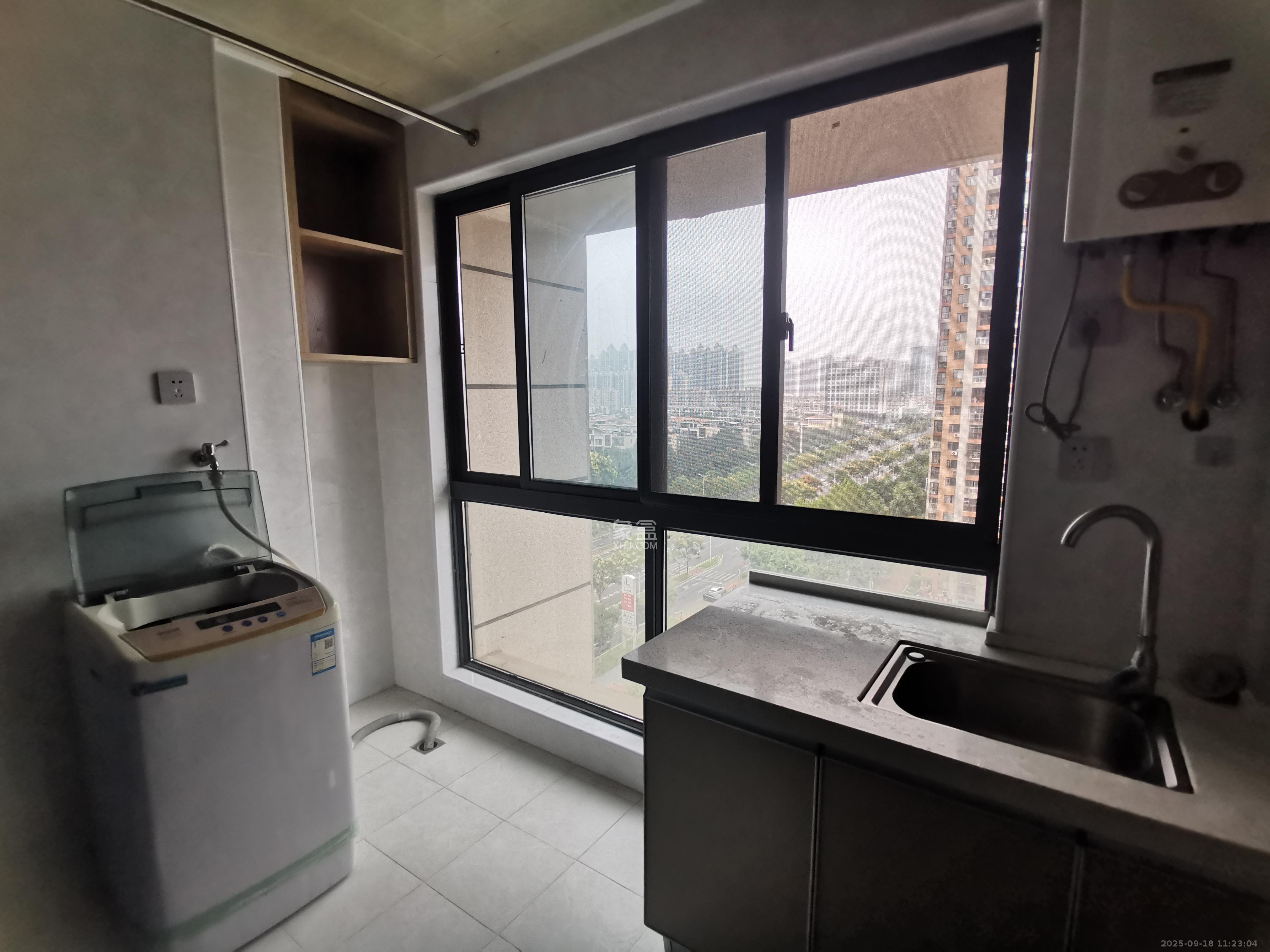 明发国际城 1室1厅1卫 1100.0元/月 明发国际城 1室1厅1卫 1100.0元/月室内图