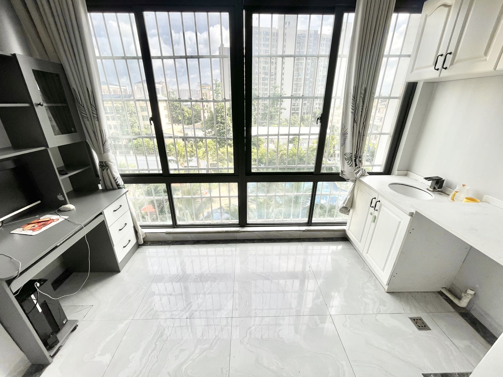 蓝海瑞园 3室2厅1卫 2600.0元/月 蓝海瑞园 3室2厅1卫 2600.0元/月室内图