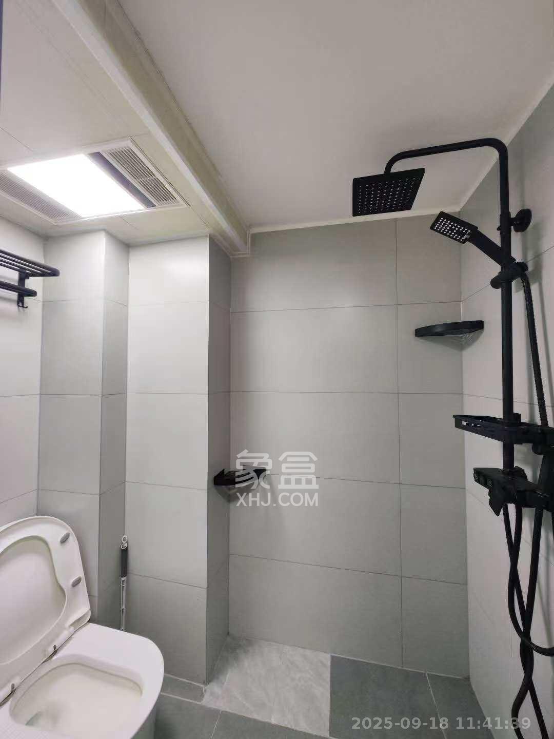 天麓轻奢国际 1室1厅1卫 1250.0元/月 天麓轻奢国际 1室1厅1卫 1250.0元/月室内图