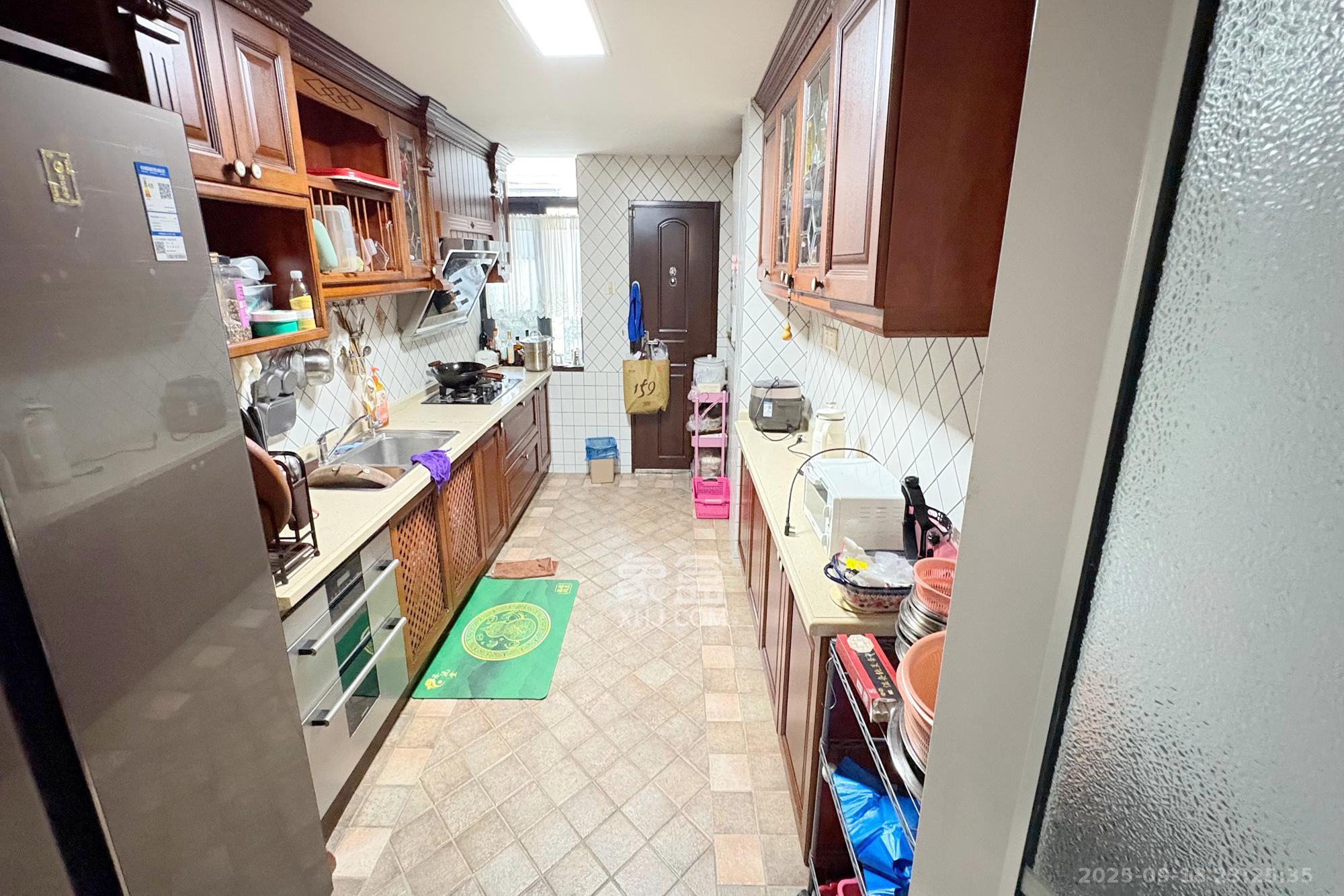 梦泽园 6室3厅4卫 1605.0万 梦泽园 6室3厅4卫 1605.0万厨房