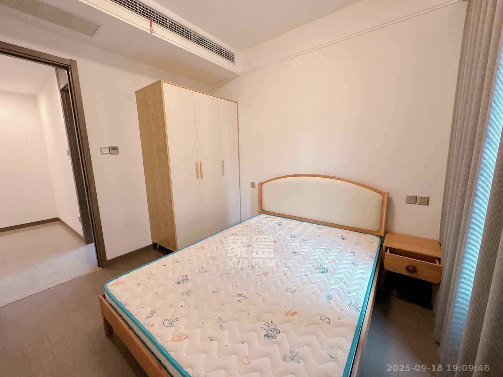 龙湖春江天玺  4室2厅2卫    5000.0元/月室内图