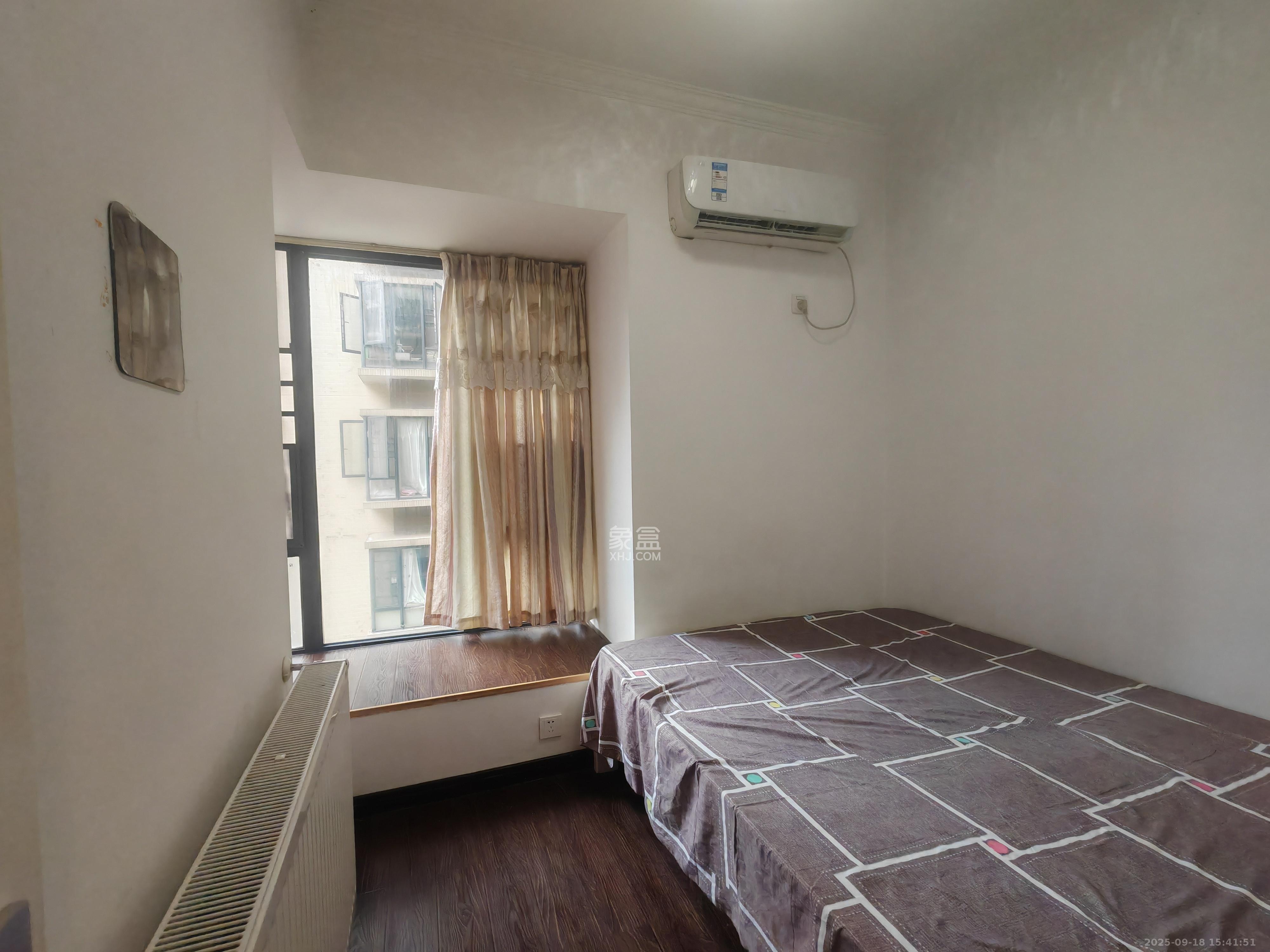 蓝山郡  3室2厅1卫    1800.0元/月 蓝山郡  3室2厅1卫    1800.0元/月室内图