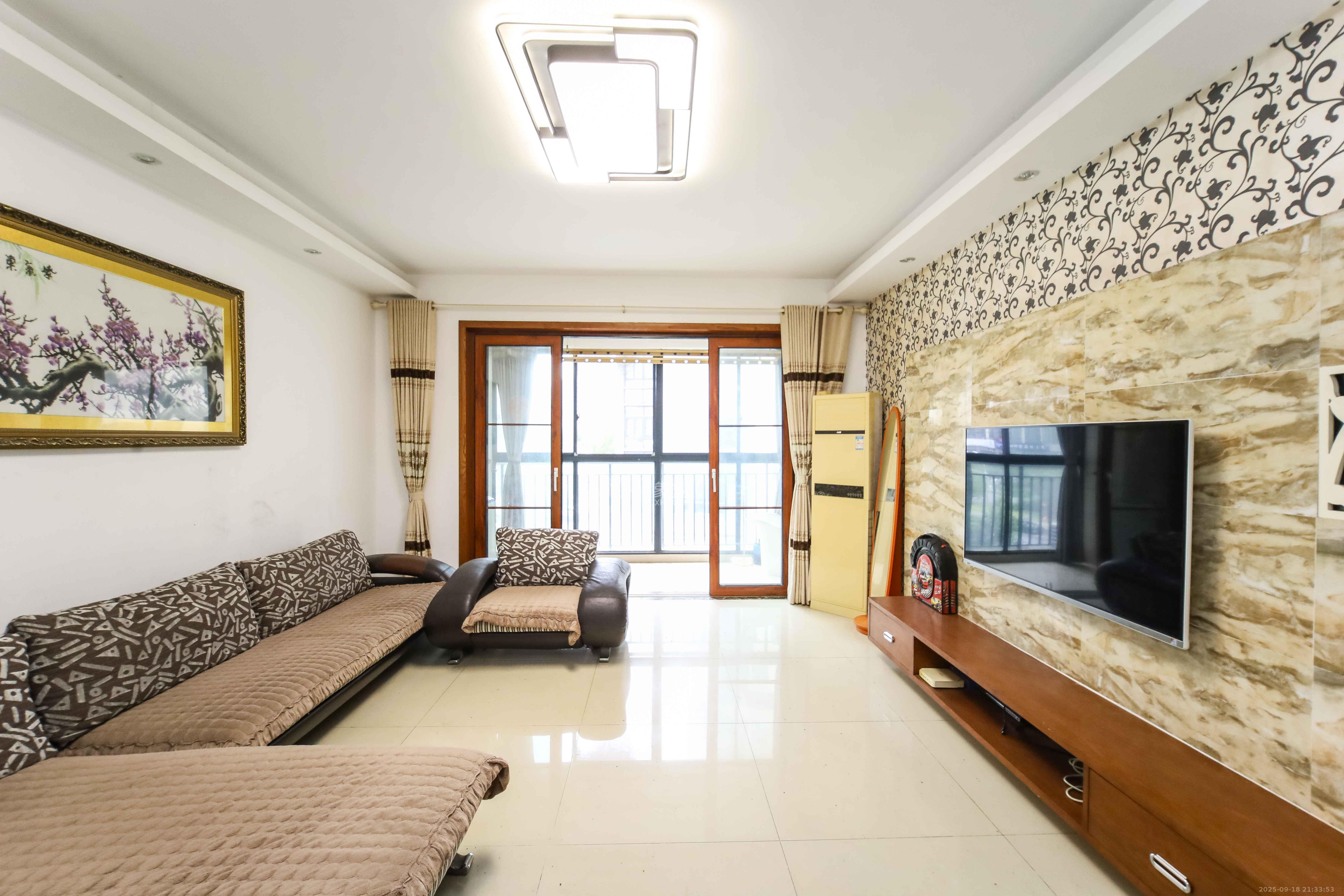 泊爱蓝湾  3室2厅2卫    128.0万 泊爱蓝湾  3室2厅2卫    128.0万