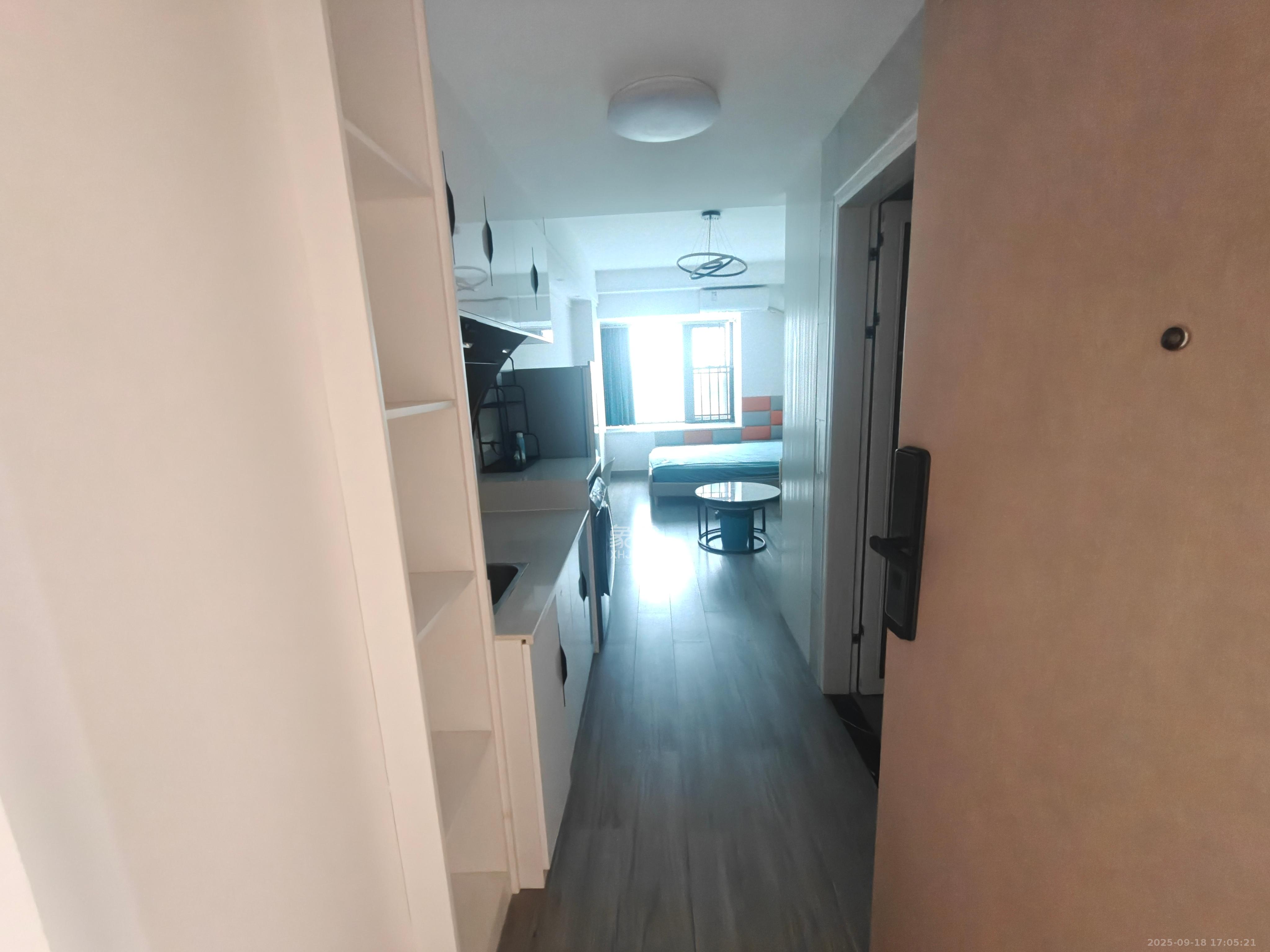 保利中环广场(保利中悦苑) 1室0厅0卫 1600.0元/月 保利中环广场(保利中悦苑) 1室0厅0卫 1600.0元/月室内图