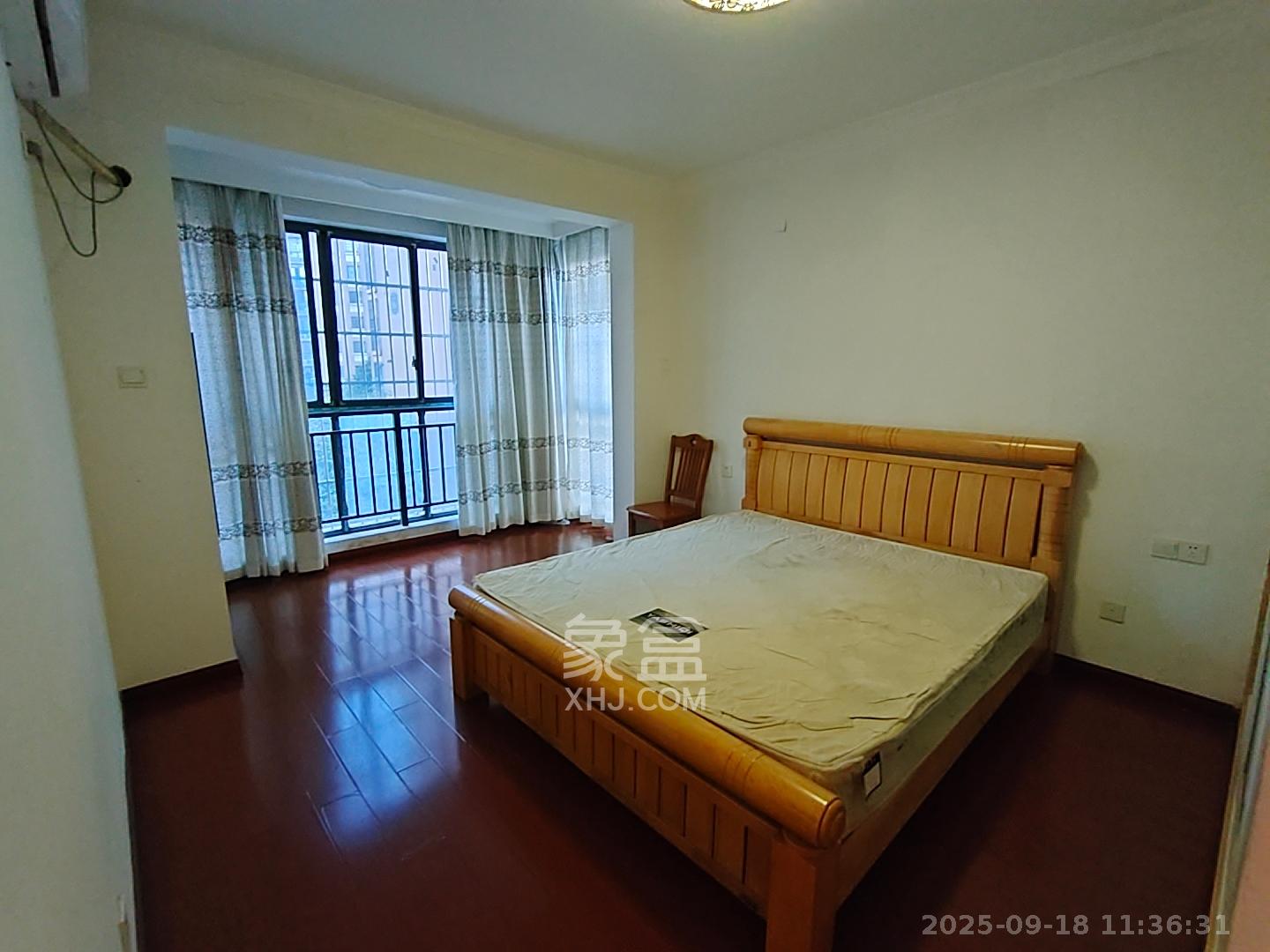 山水嘉园  3室2厅1卫    1600.0元/月室内图