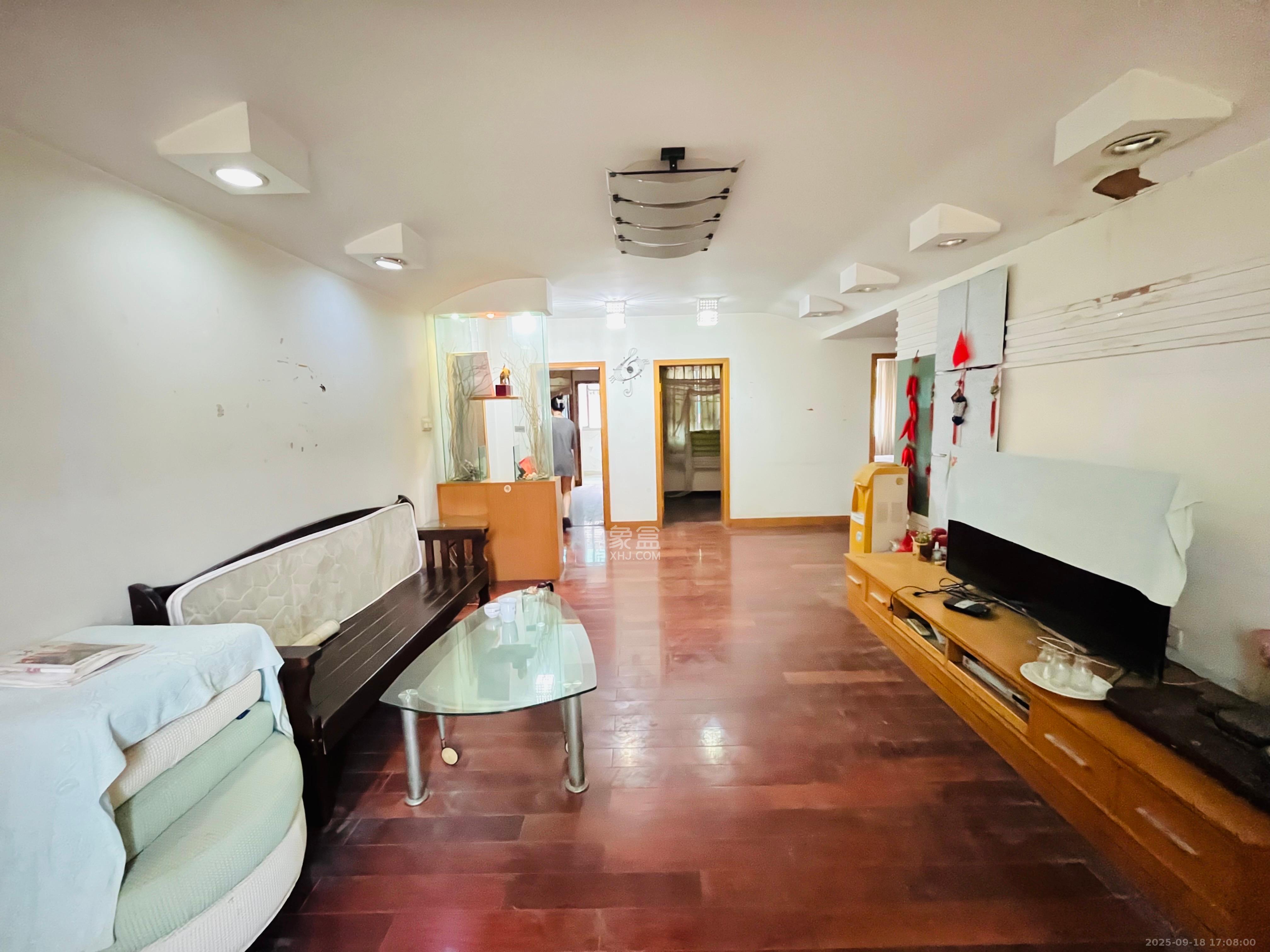 湘计花园 3室2厅1卫 2400.0元/月 湘计花园 3室2厅1卫 2400.0元/月室内图