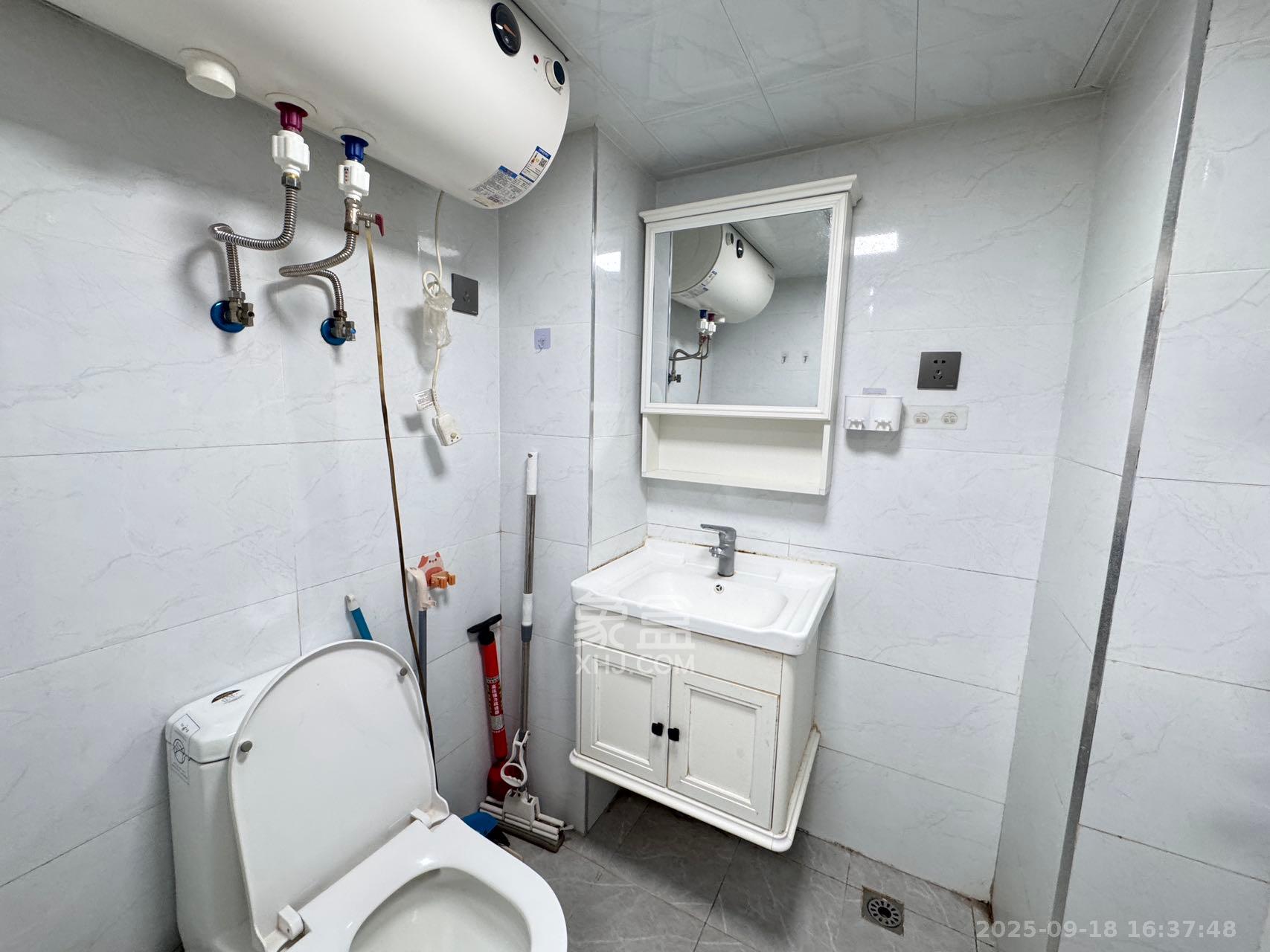 裕天国际商汇中心 1室1厅1卫 1600.0元/月 裕天国际商汇中心 1室1厅1卫 1600.0元/月室内图