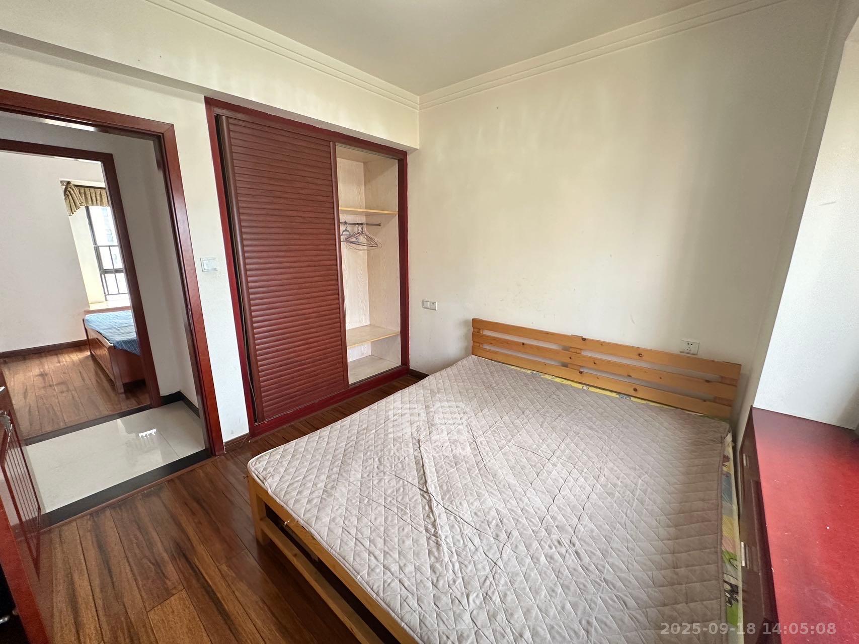 香樟兰亭(朗峰苑) 3室2厅1卫 2400.0元/月 香樟兰亭(朗峰苑) 3室2厅1卫 2400.0元/月室内图