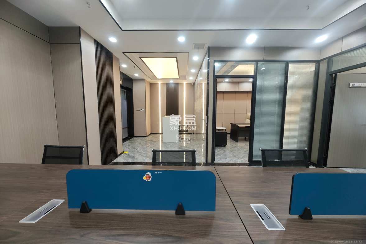 华润置地广场二期 3室1厅0卫 8000.0元/月 华润置地广场二期 3室1厅0卫 8000.0元/月室内图