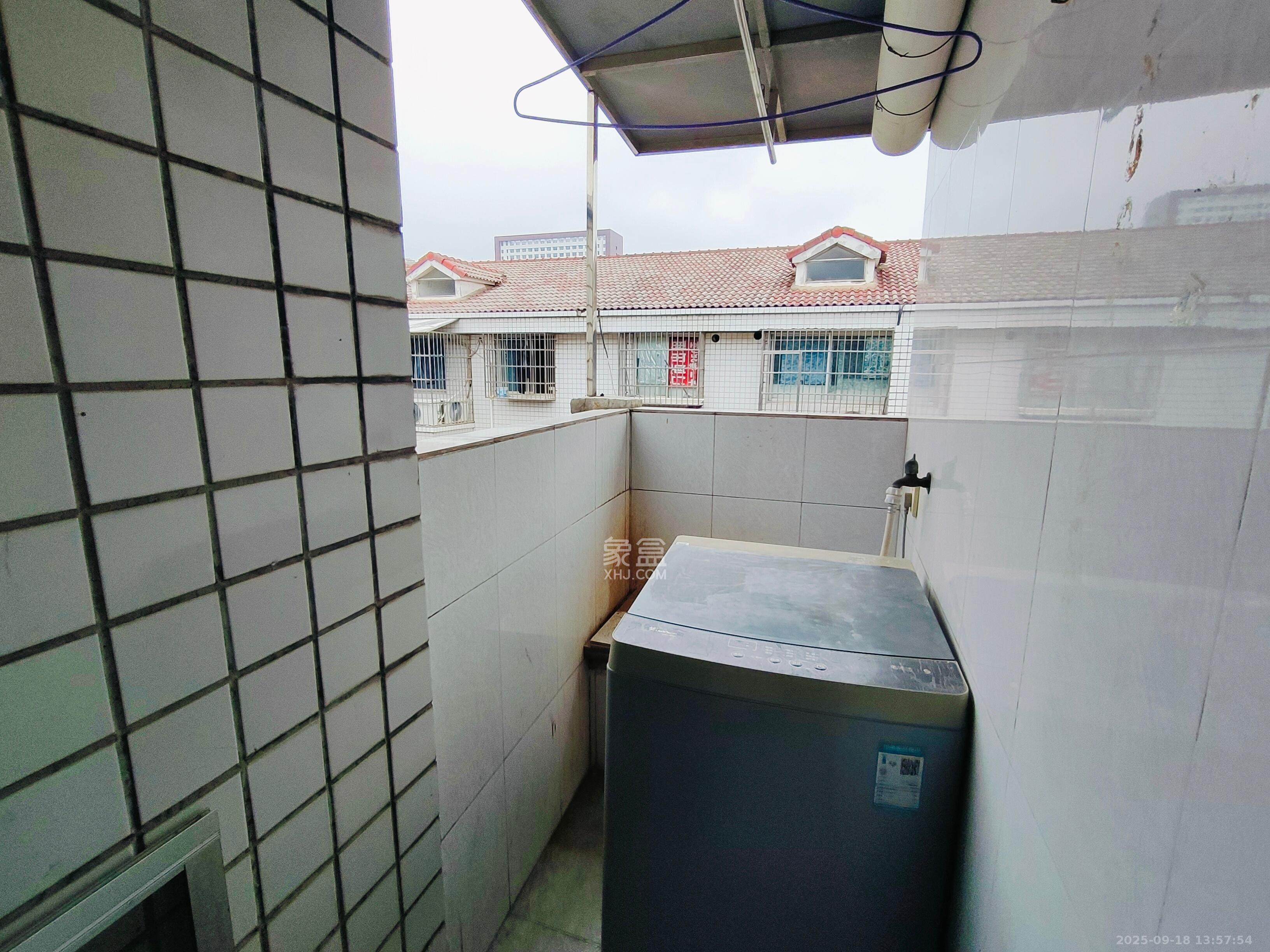 湘绣城 2室1厅1卫 800.0元/月 湘绣城 2室1厅1卫 800.0元/月室内图