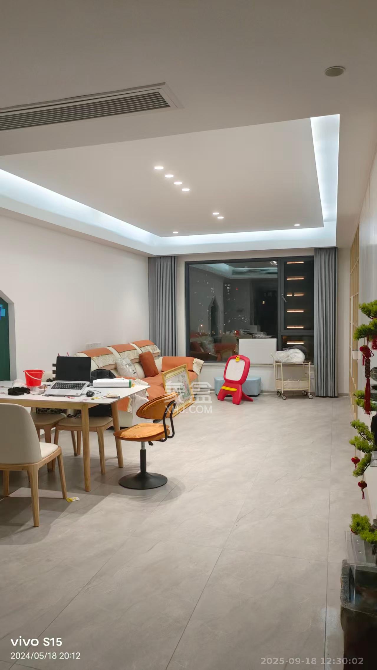 建发央著  4室2厅2卫    4500.0元/月