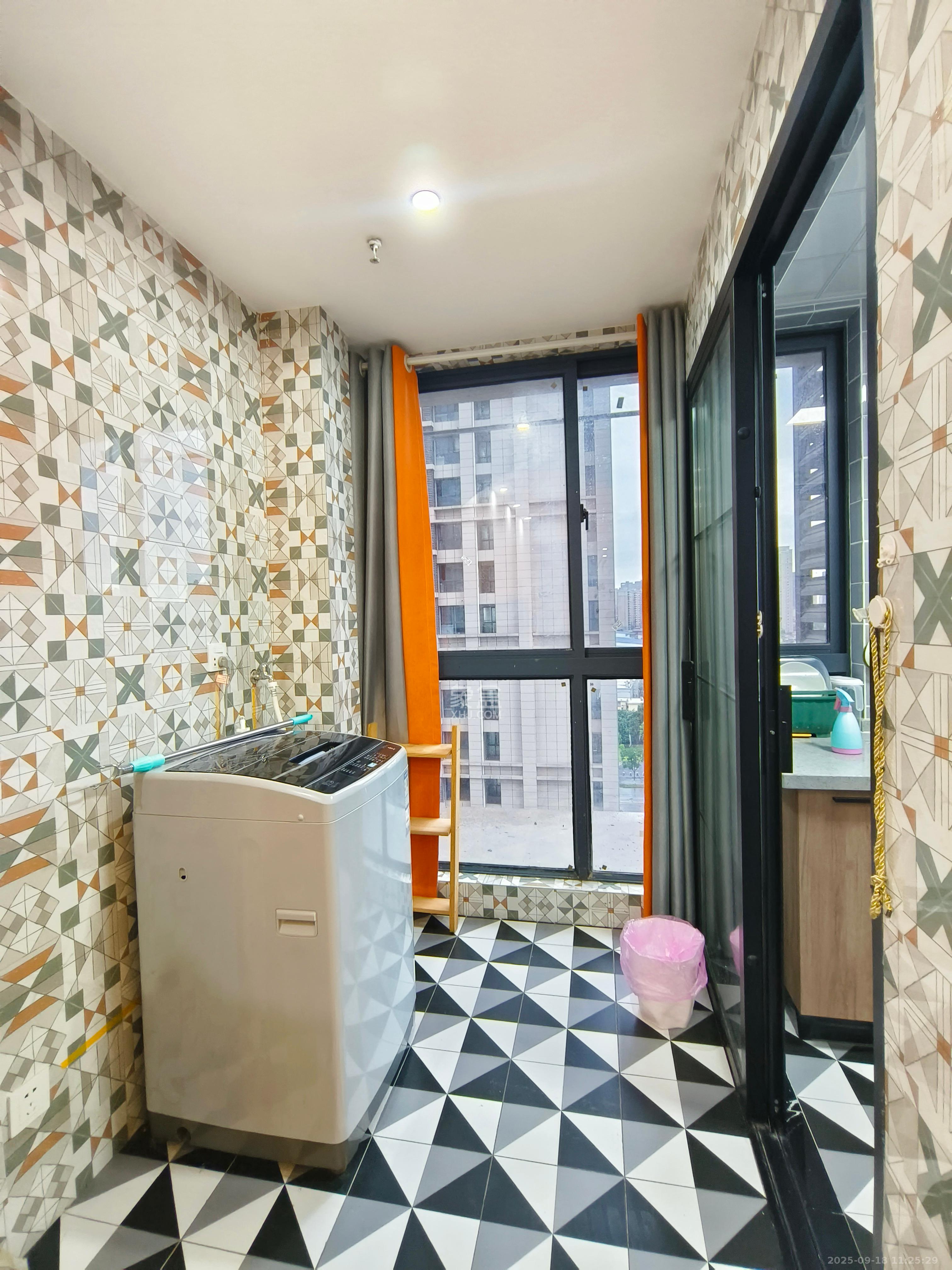 明发国际城  1室1厅1卫    1400.0元/月室内图