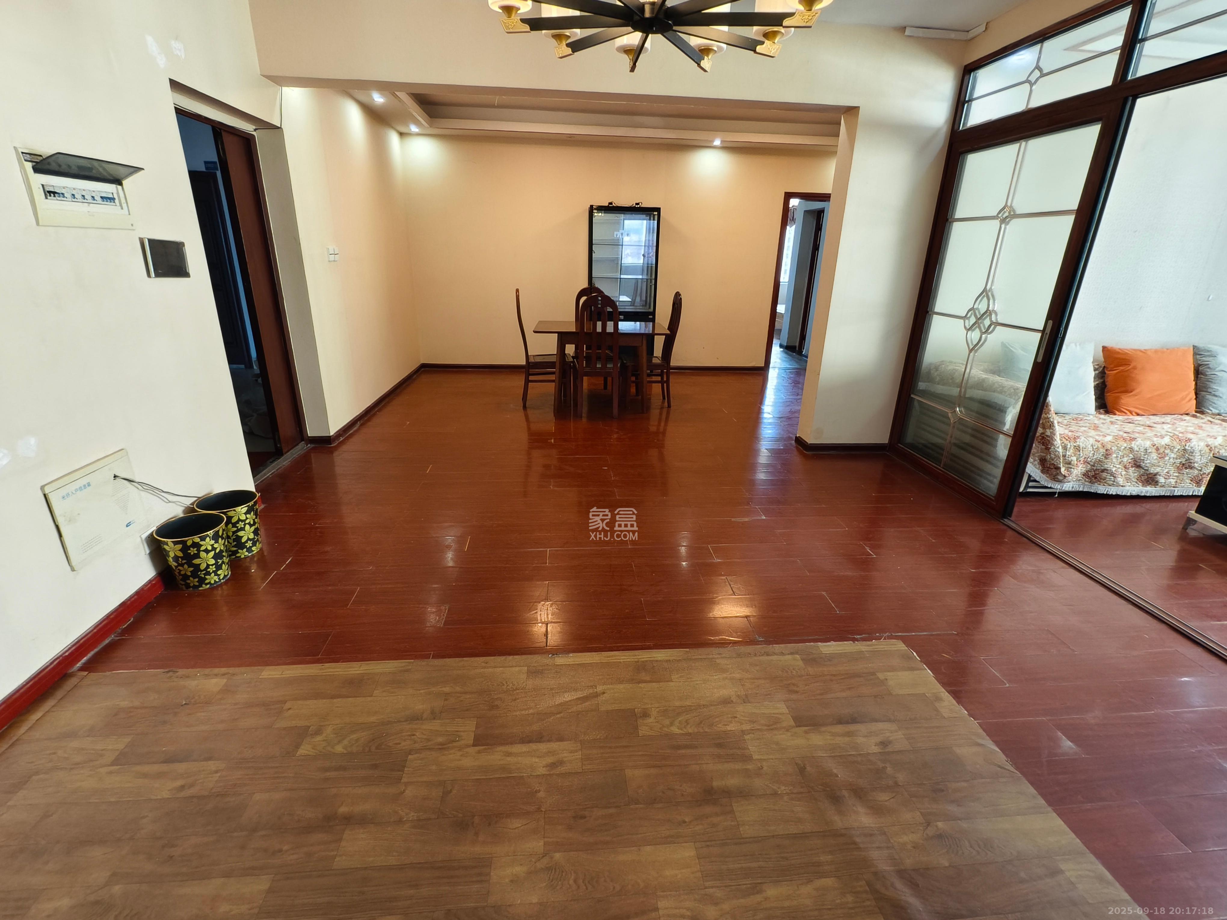 克拉美丽山庄(晟领国际) 4室2厅2卫 2900.0元/月 克拉美丽山庄(晟领国际) 4室2厅2卫 2900.0元/月室内图